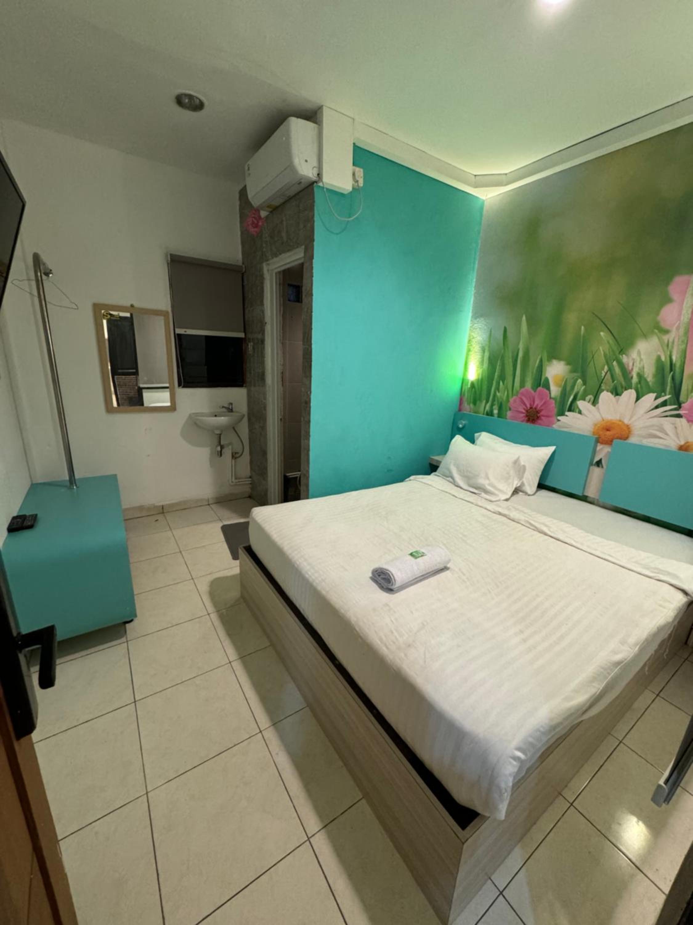 Double Room - Photo 10