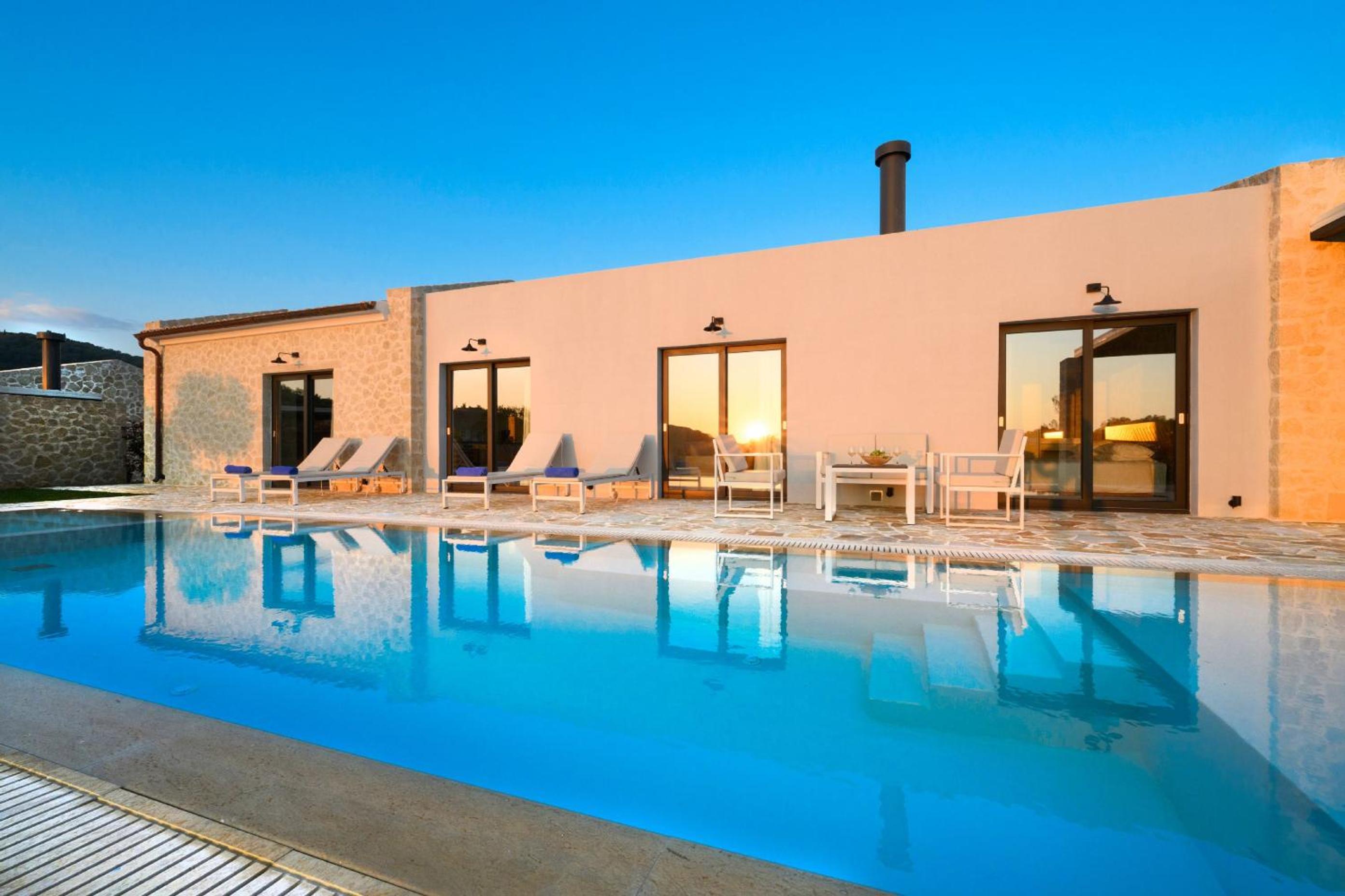 Deluxe Villa photo 2