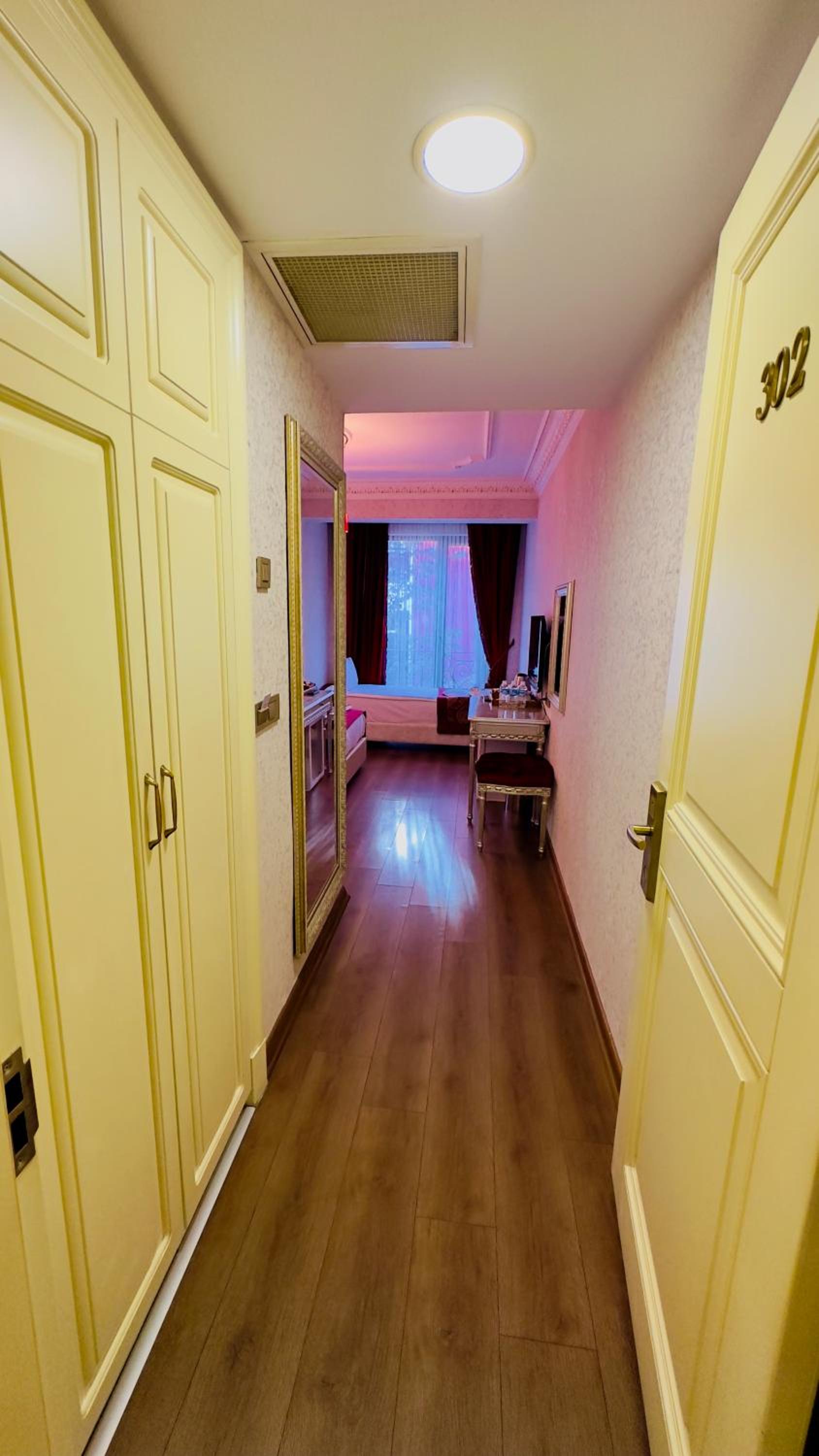 Deluxe Twin Room photo 2