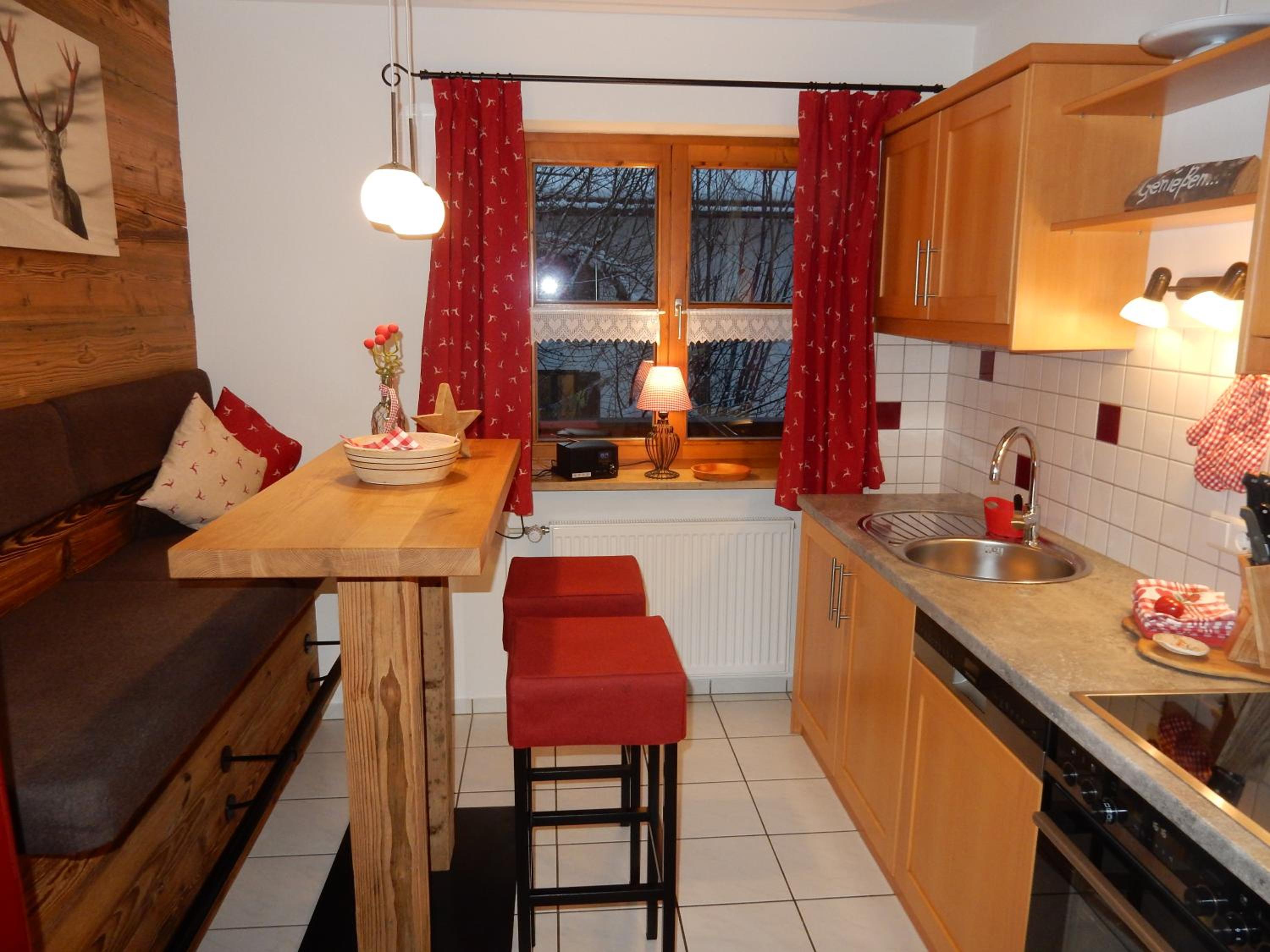 Large Three-Room Apartment with Balcony photo 2