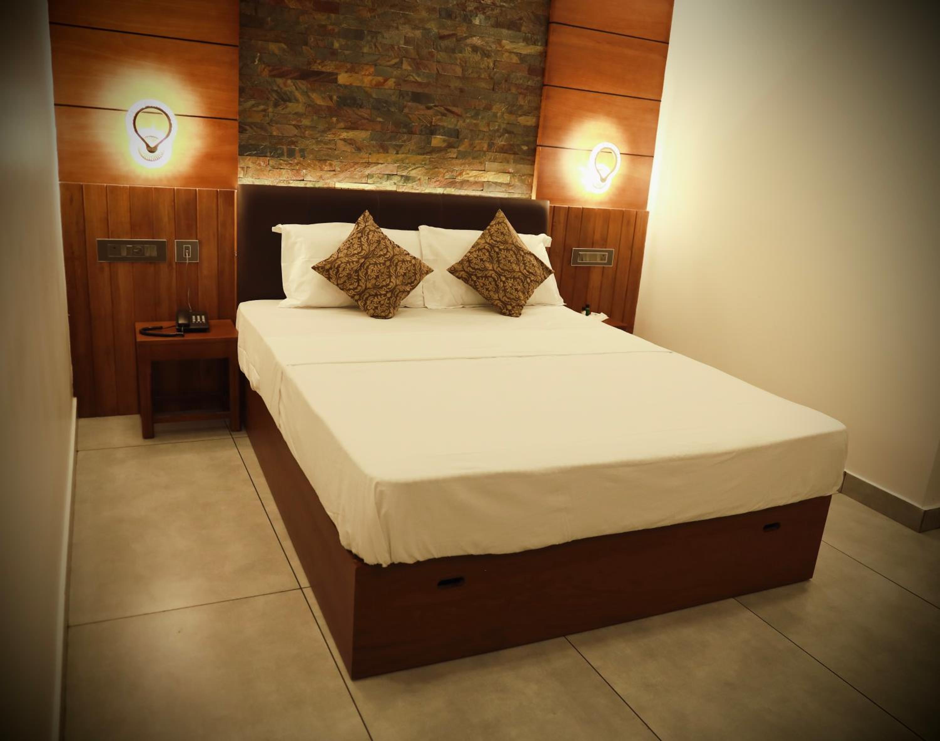 Standard Double Room with Fan photo 1