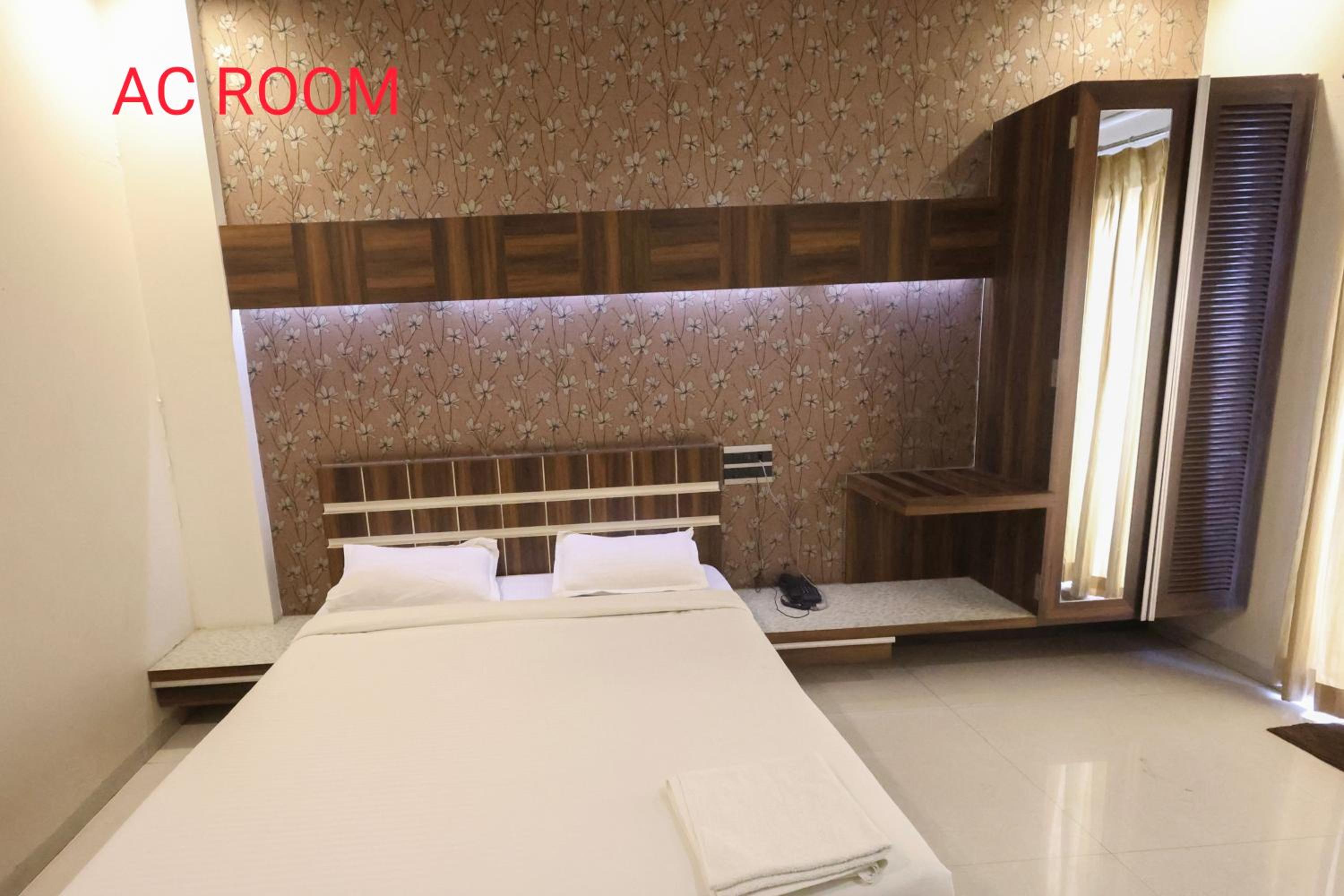 Deluxe Double Room photo 2