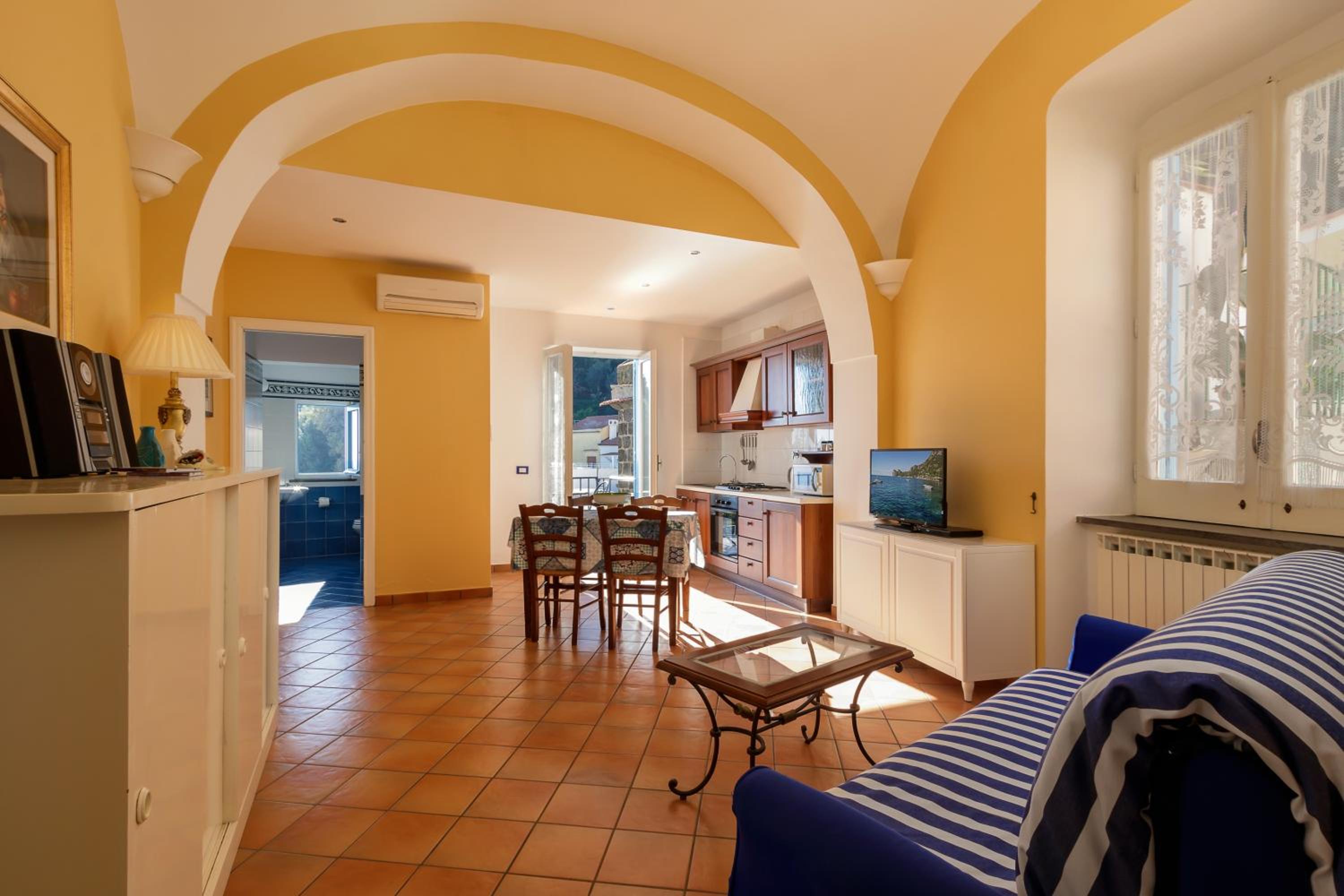 One-Bedroom Apartment - Photo 9