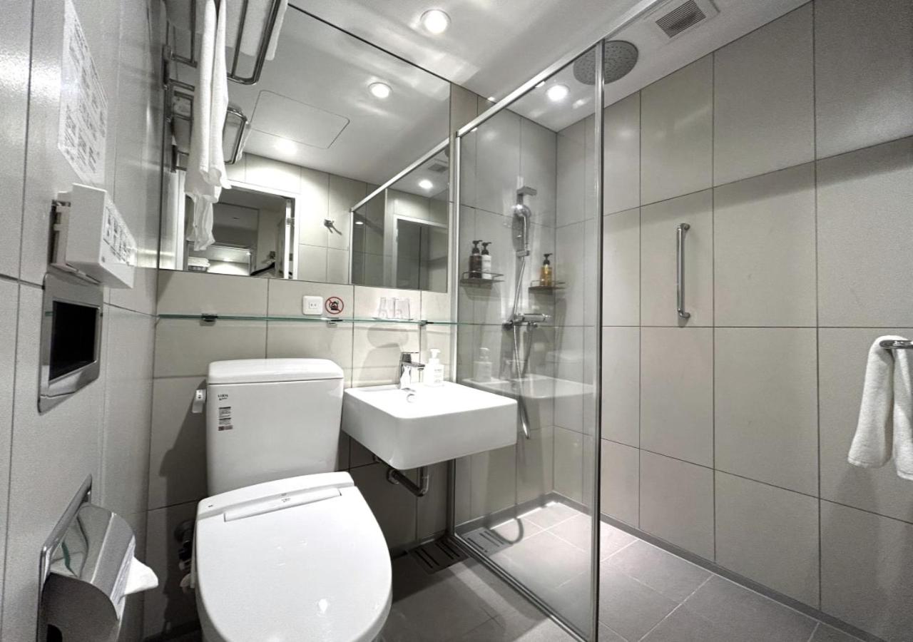 Double Room - Photo 16