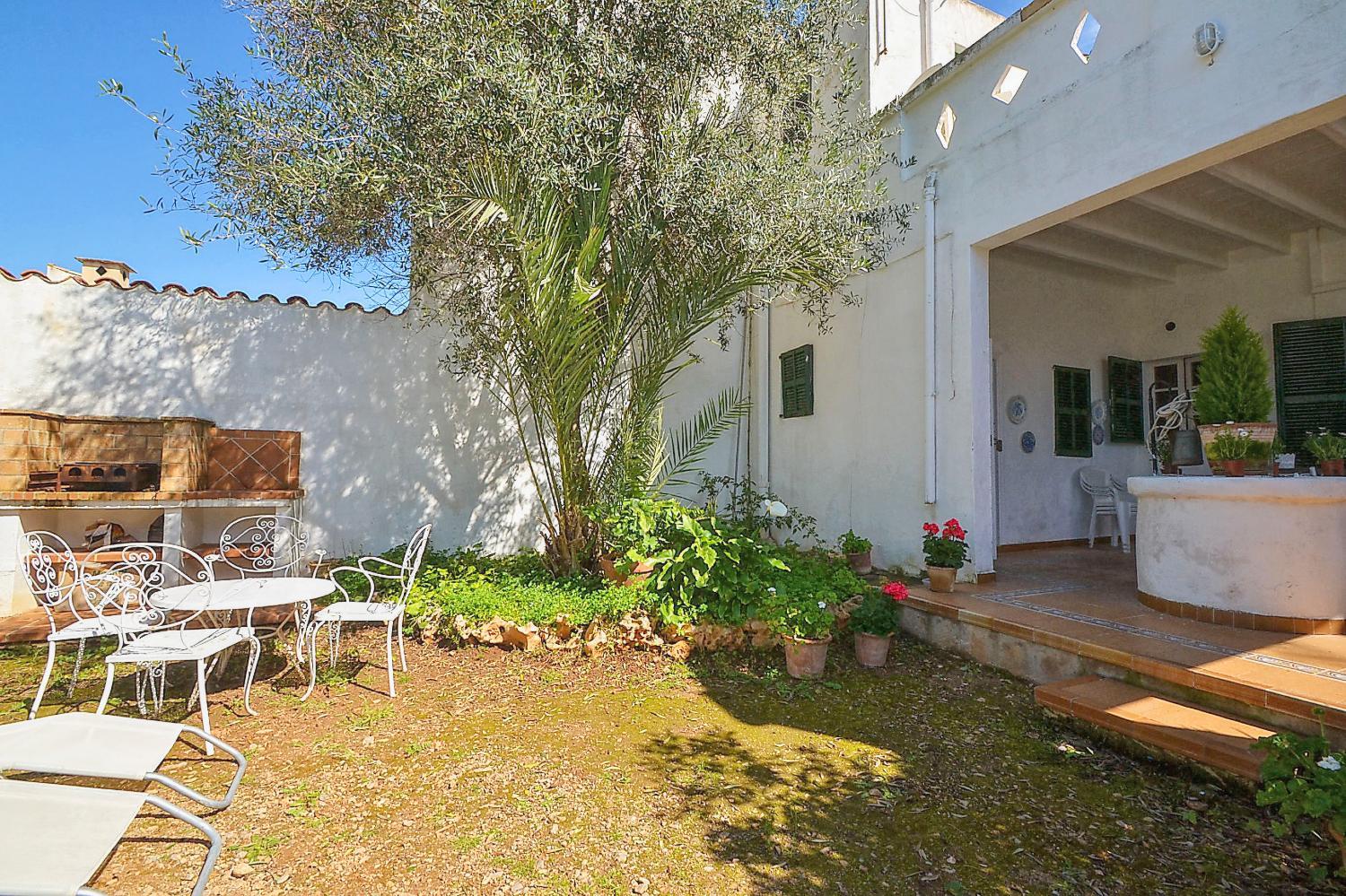 Three-Bedroom House photo 3