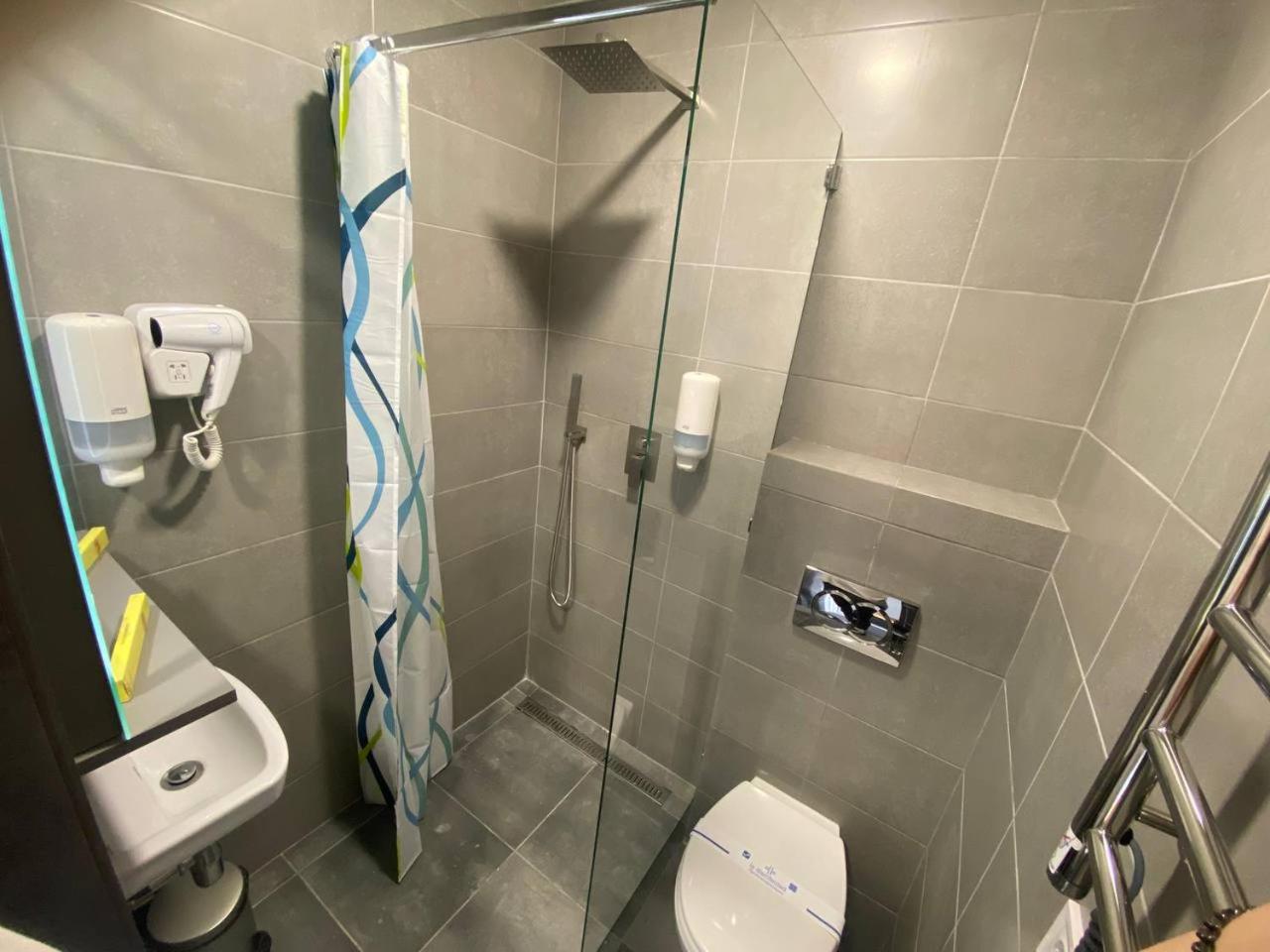 Standard Twin Room photo 2