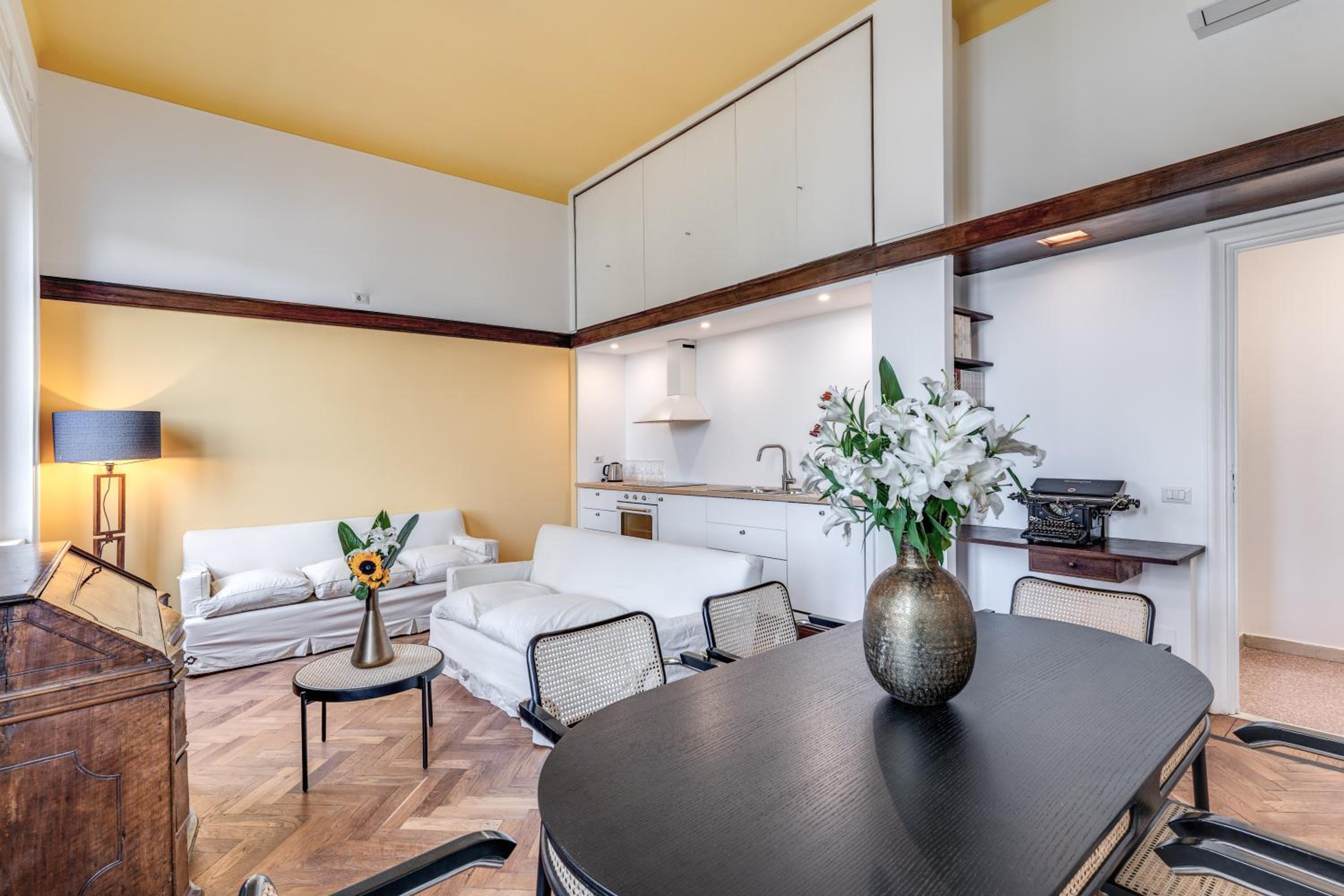 Three-Bedroom Apartment - Separate Building, Address: Lungotevere Raffaello Sanzio n.1 photo 3