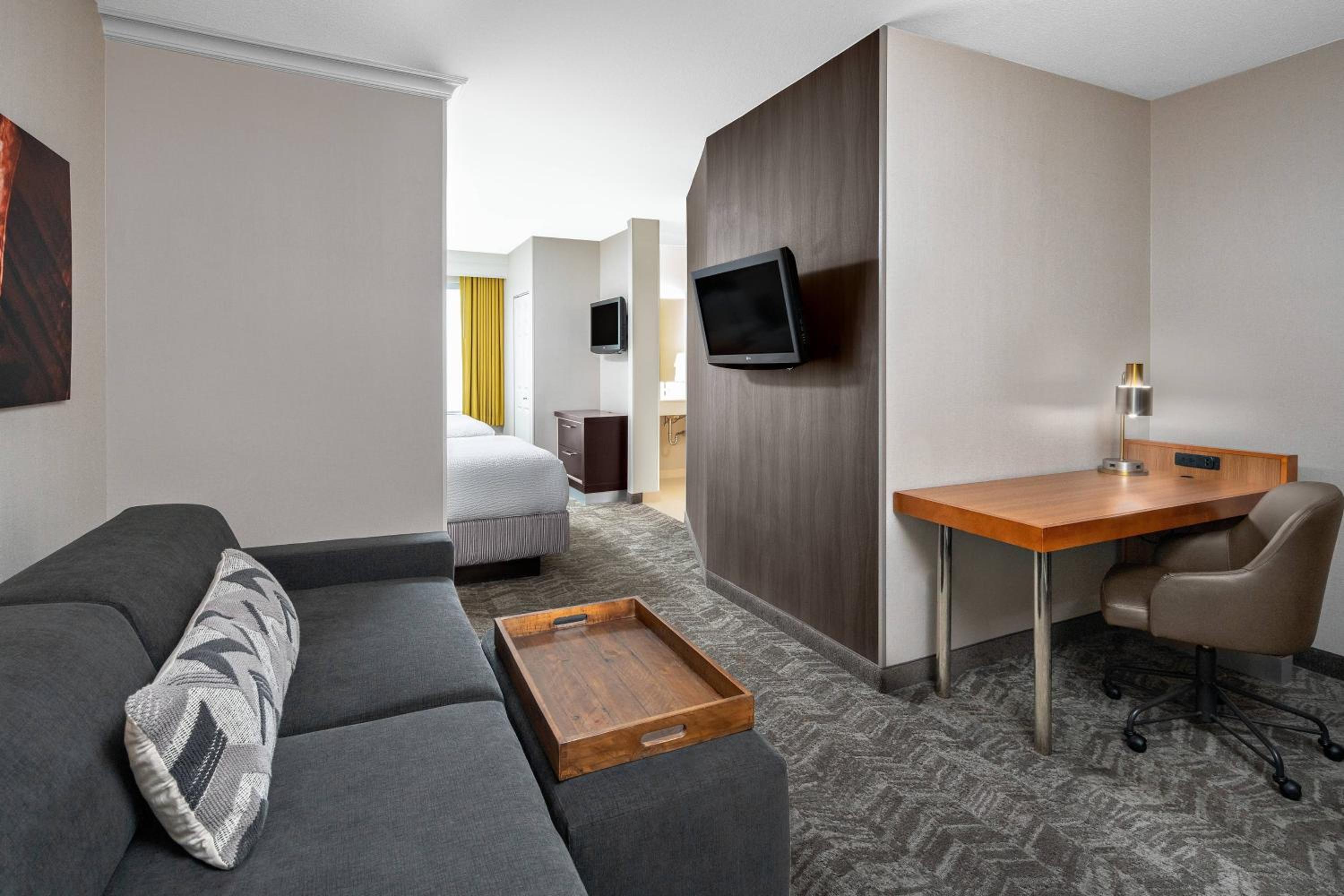  Suite with Two Double Beds with Sofa Bed - Photo 1