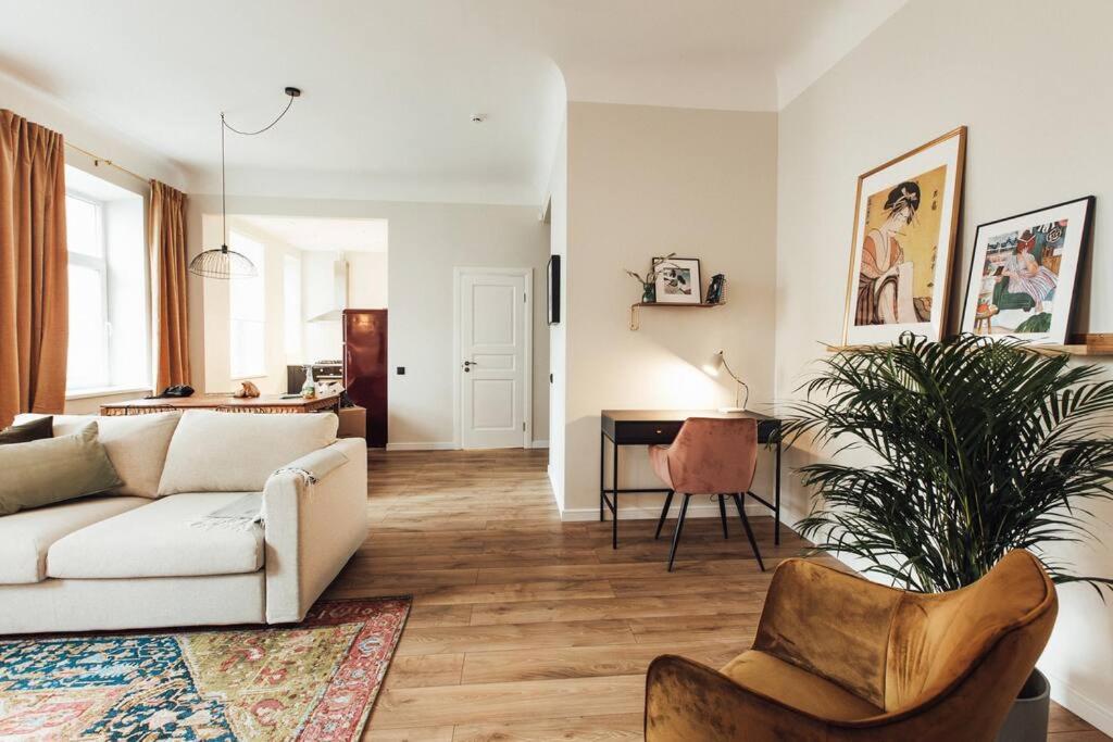 One-Bedroom Apartment photo 1