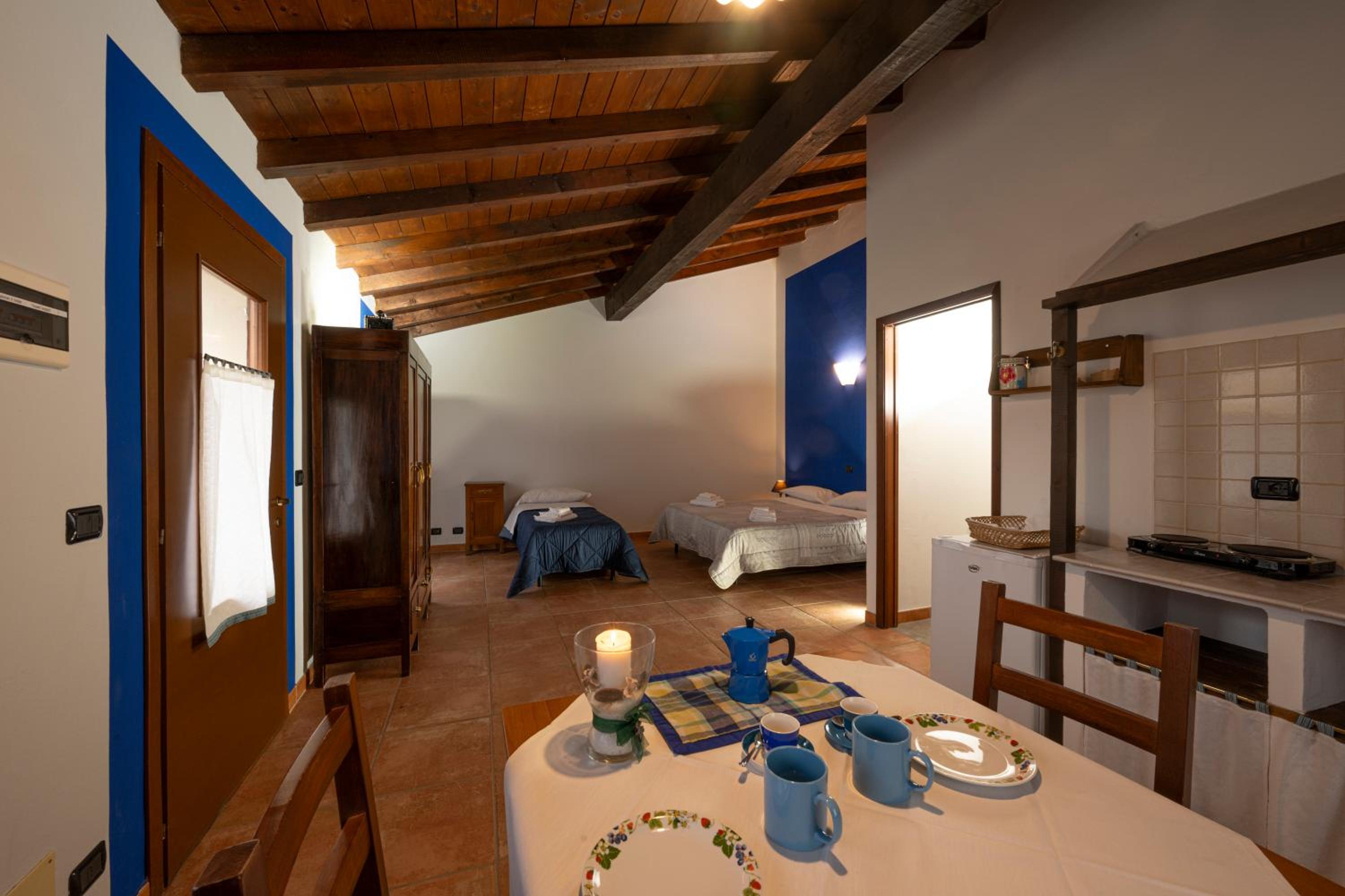 Deluxe Double Room (2 Adults + 1 Child)