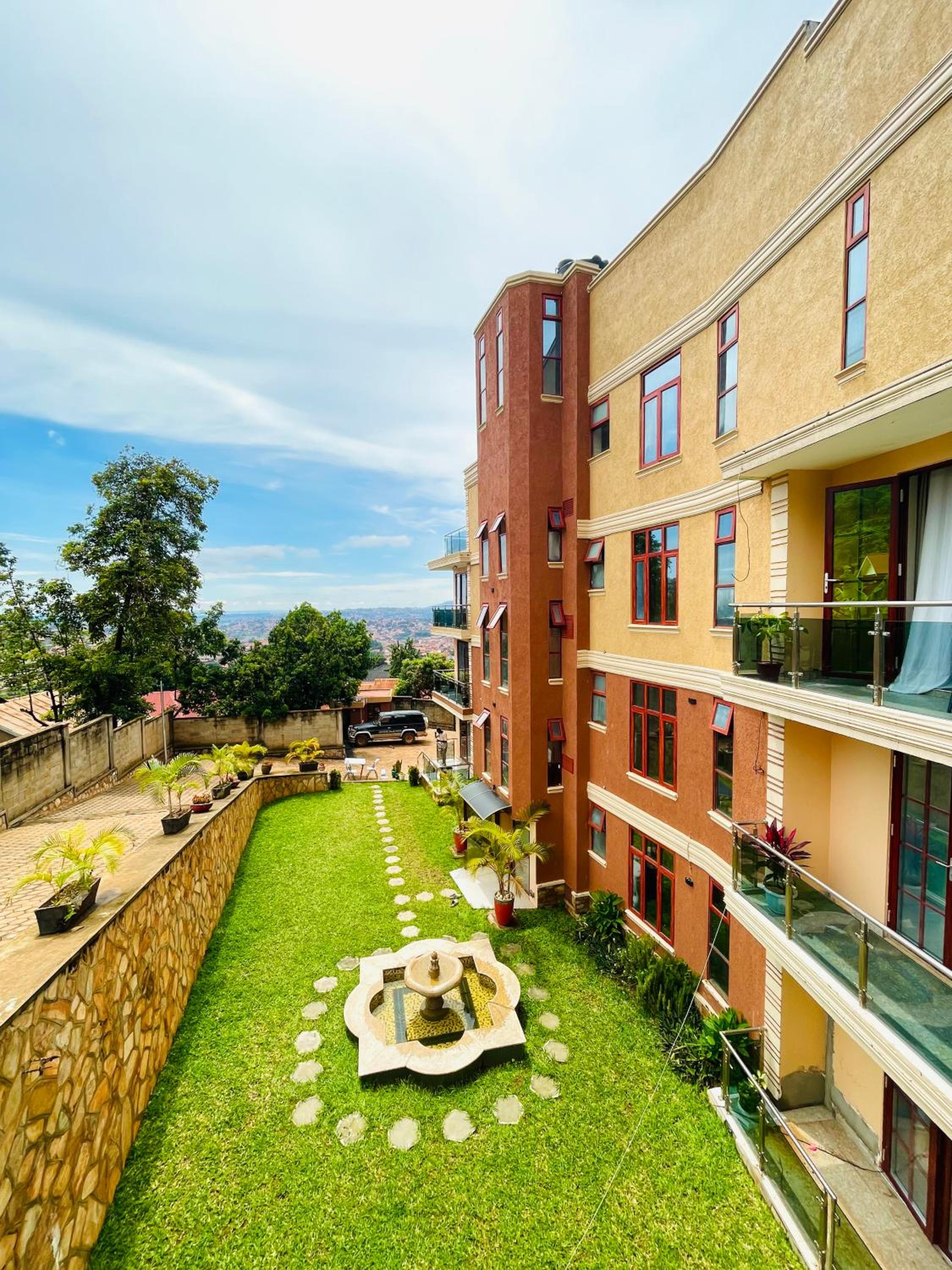 Two-Bedroom Apartment with Balcony photo 2