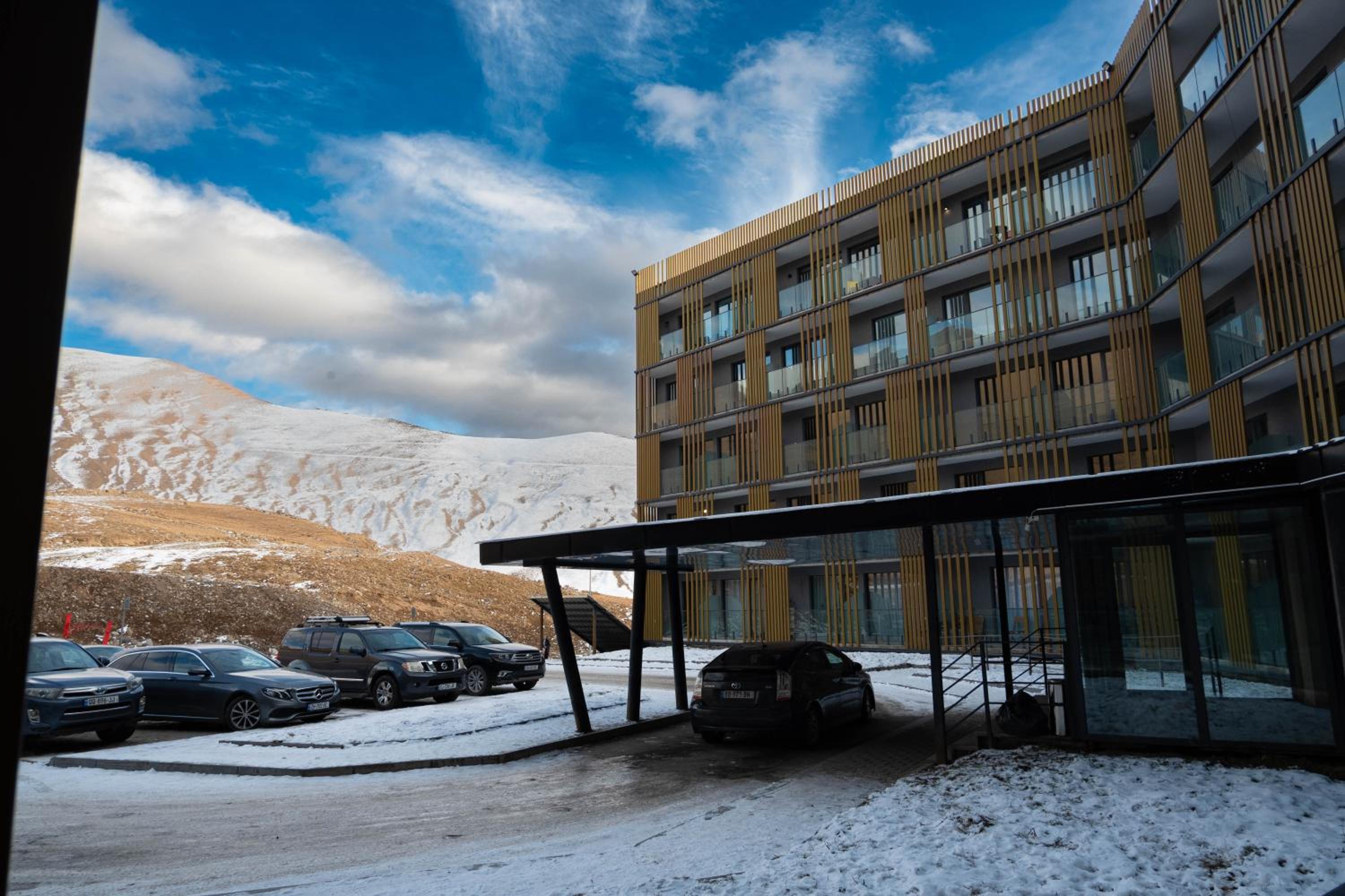 Apartment with Mountain View photo 1