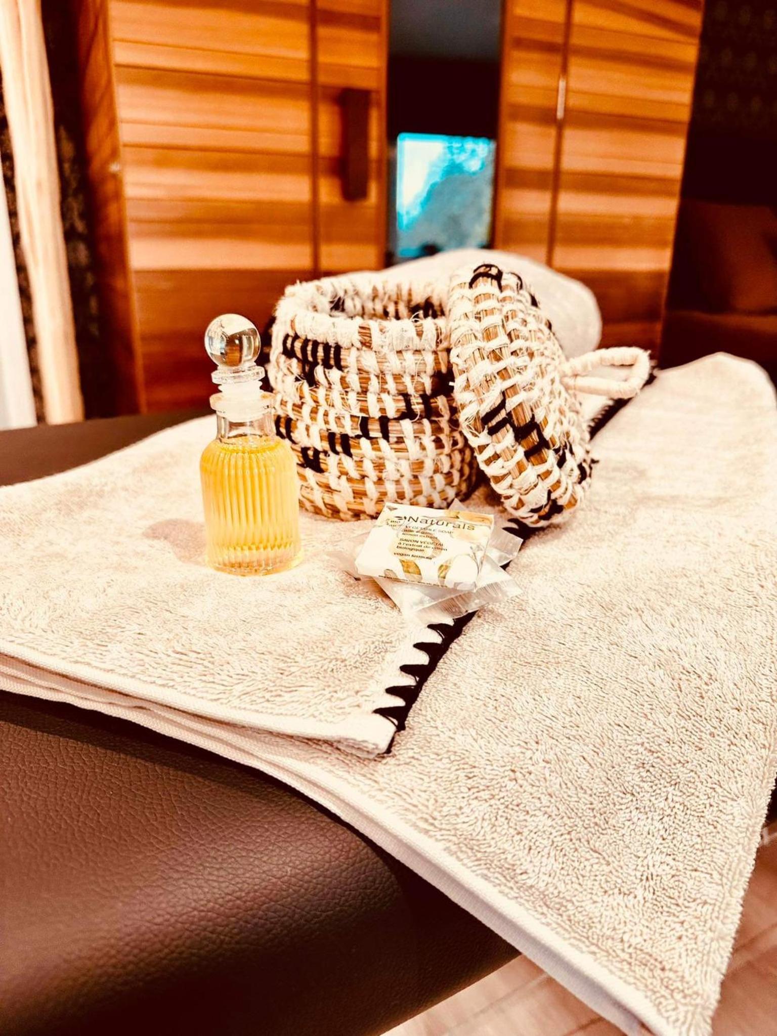 Queen Room with Spa Bath photo 3
