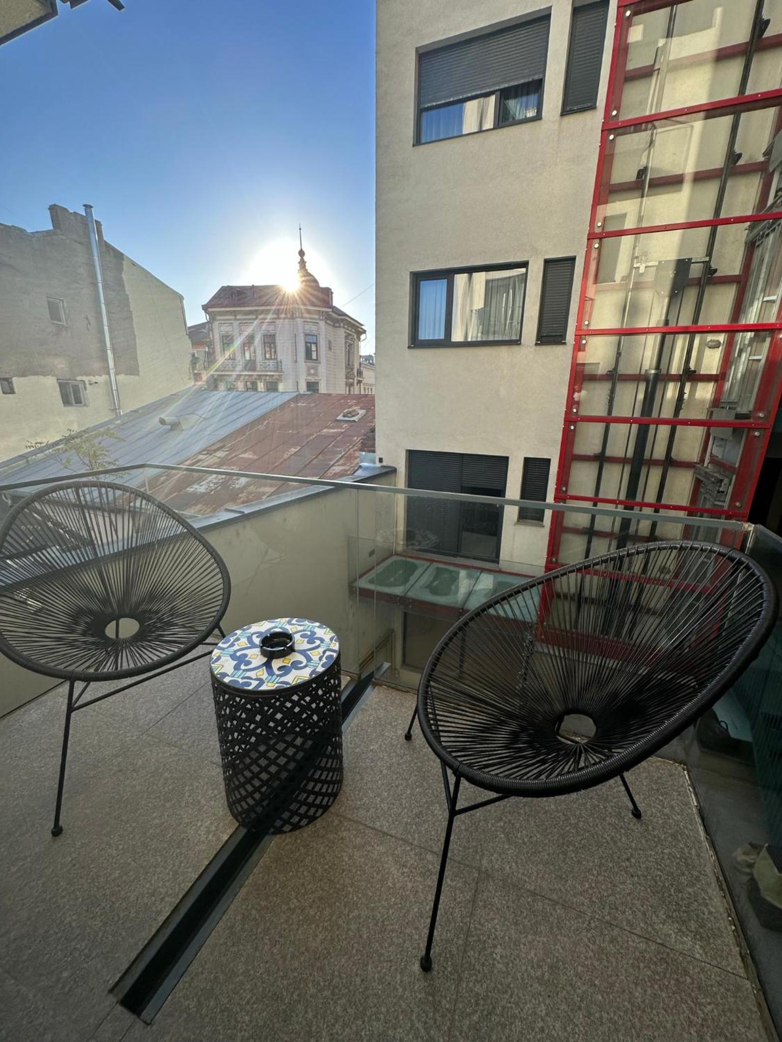 One-Bedroom Apartment - Photo 3