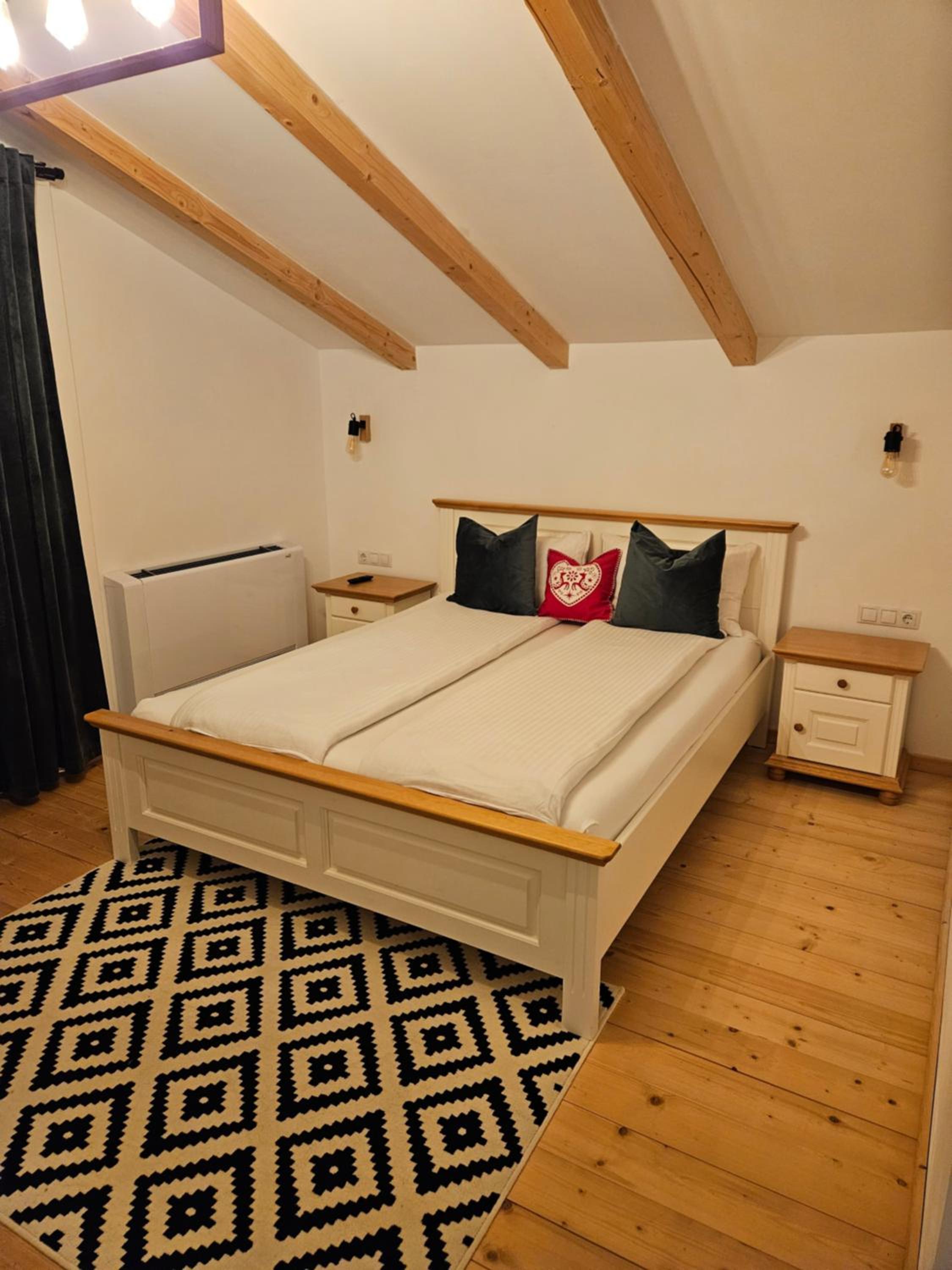 Double or Twin Room with Private Bathroom photo 3