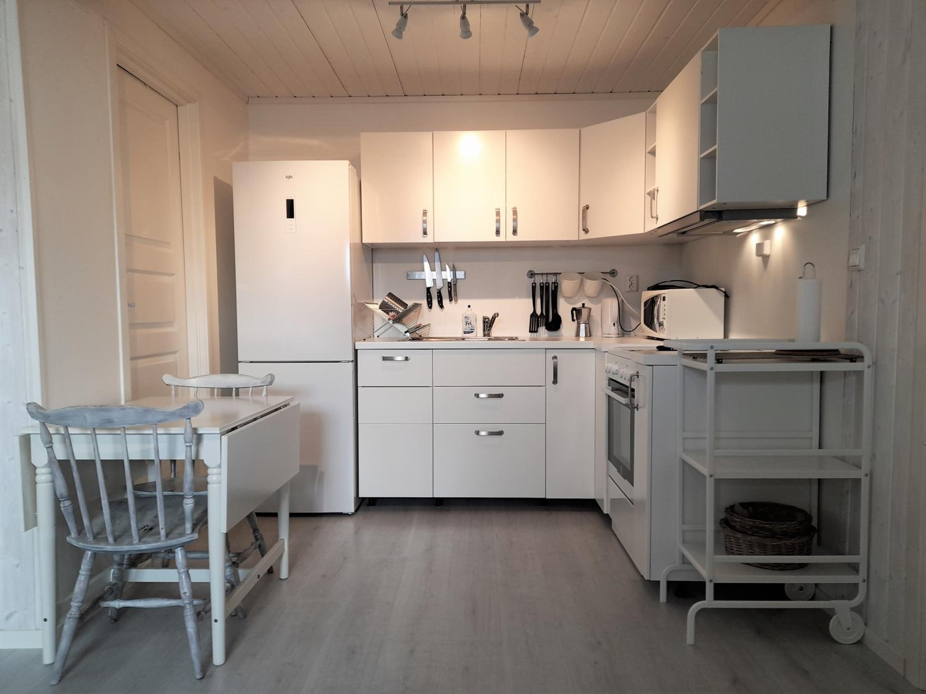One-Bedroom Apartment - Photo 3