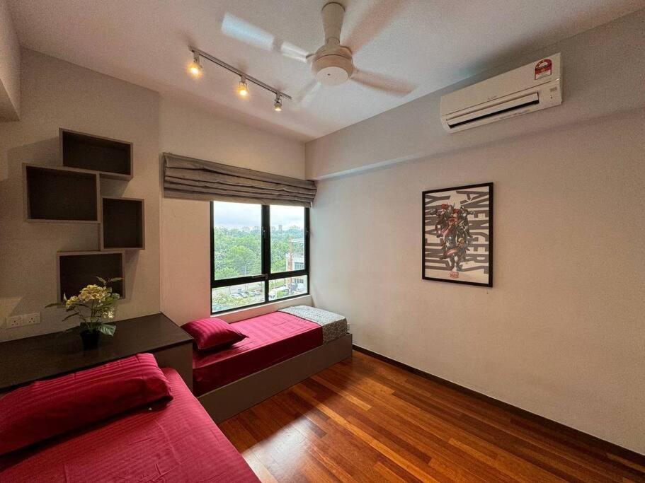 Three-Bedroom Apartment with Water View photo 3