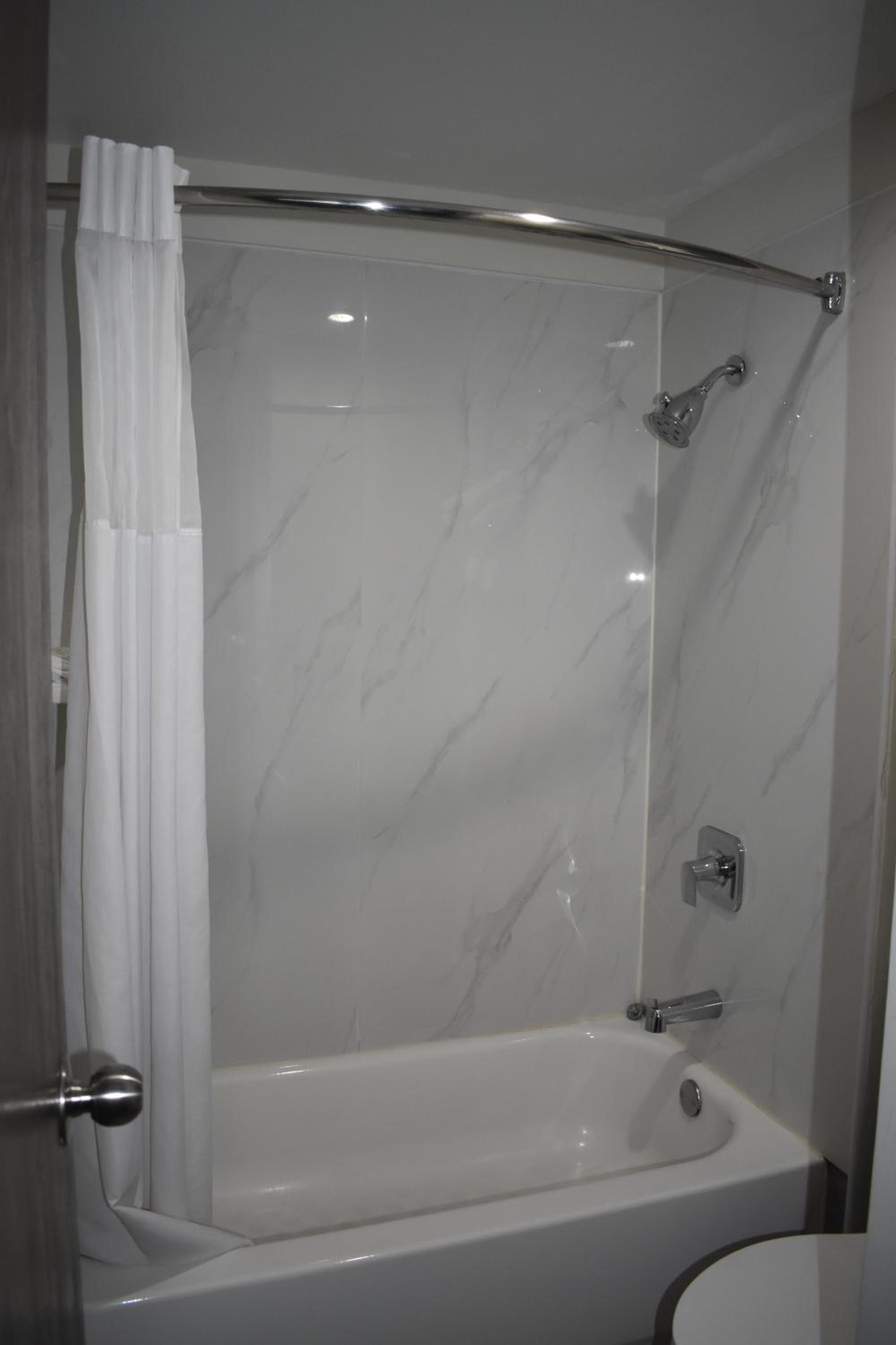 King Suite - Non-Smoking - Photo 20