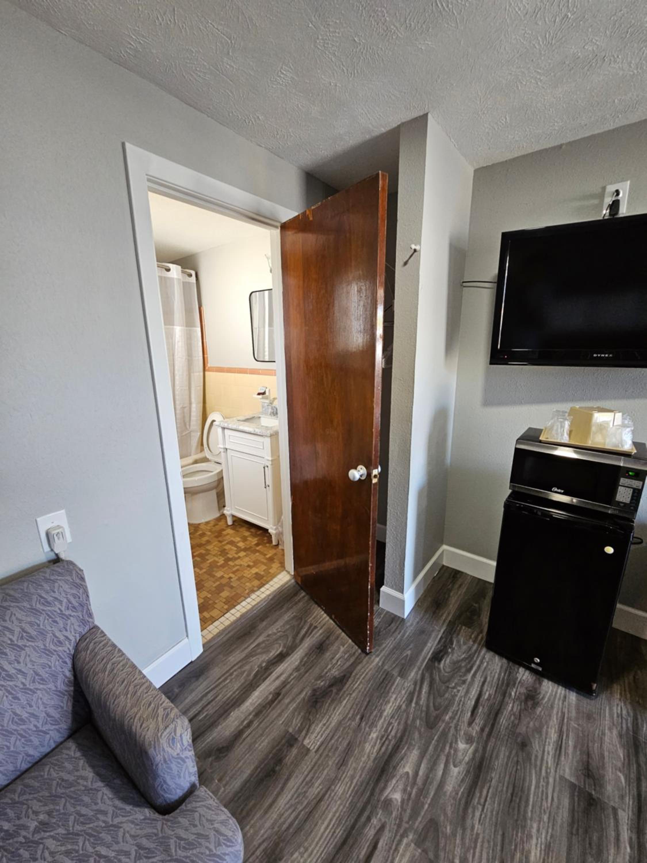 Standard Double Room With Two Double Beds - Non-Smoking