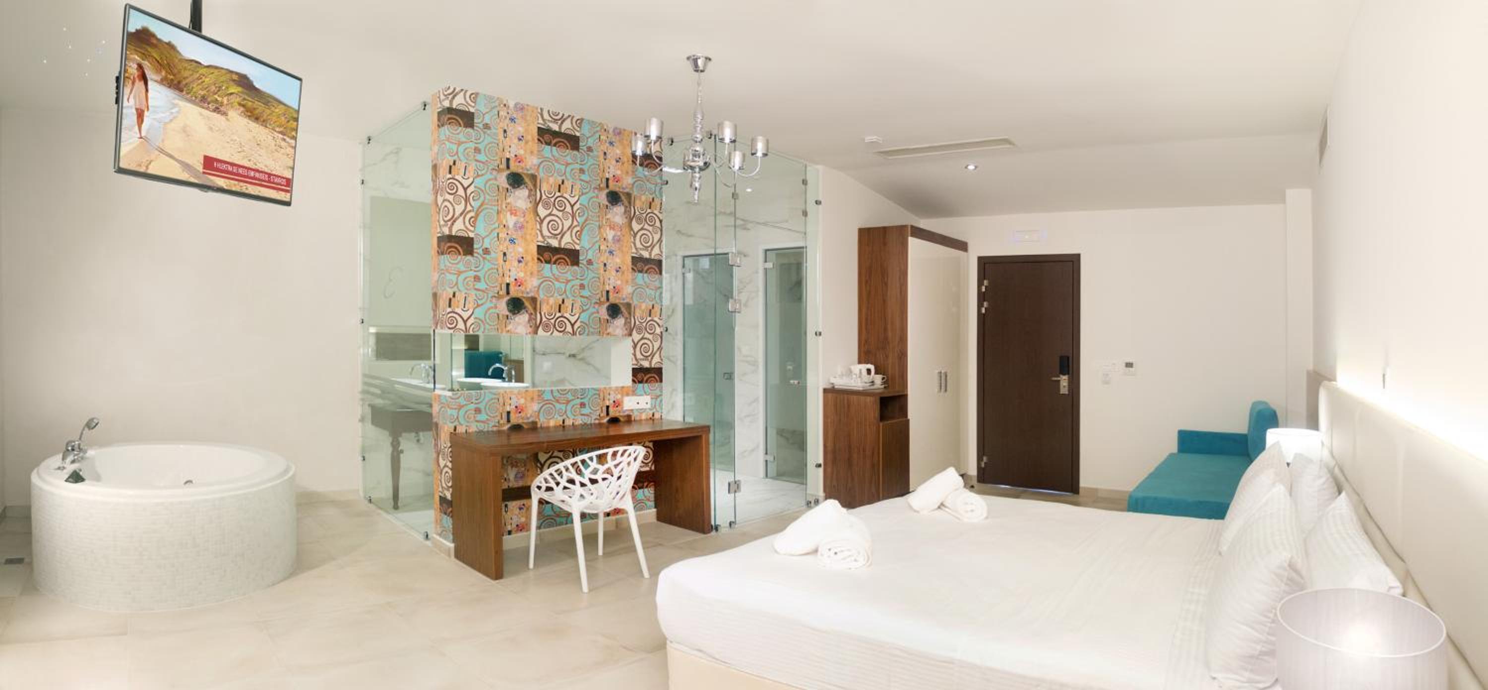 Executive Suite with Spa Bath - Photo 1
