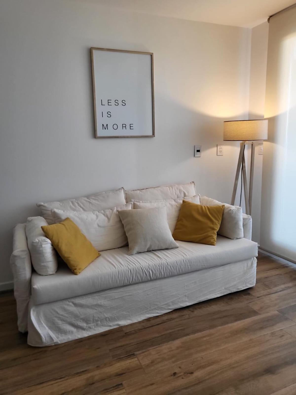 One-Bedroom Apartment photo 1