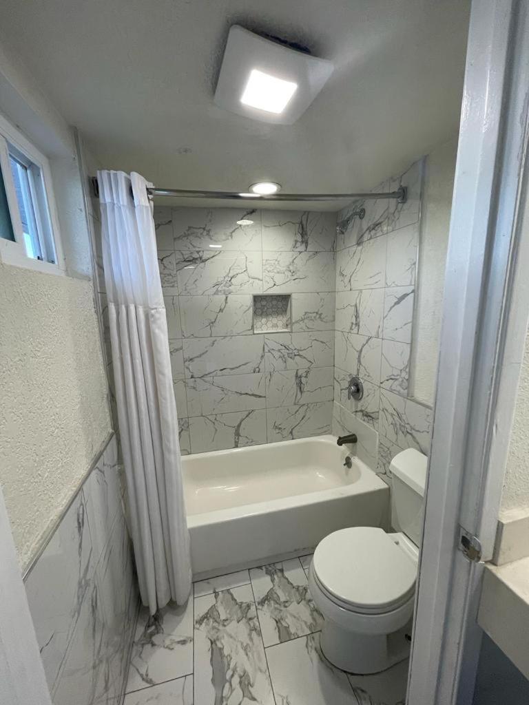Duplex Suite - Photo 4