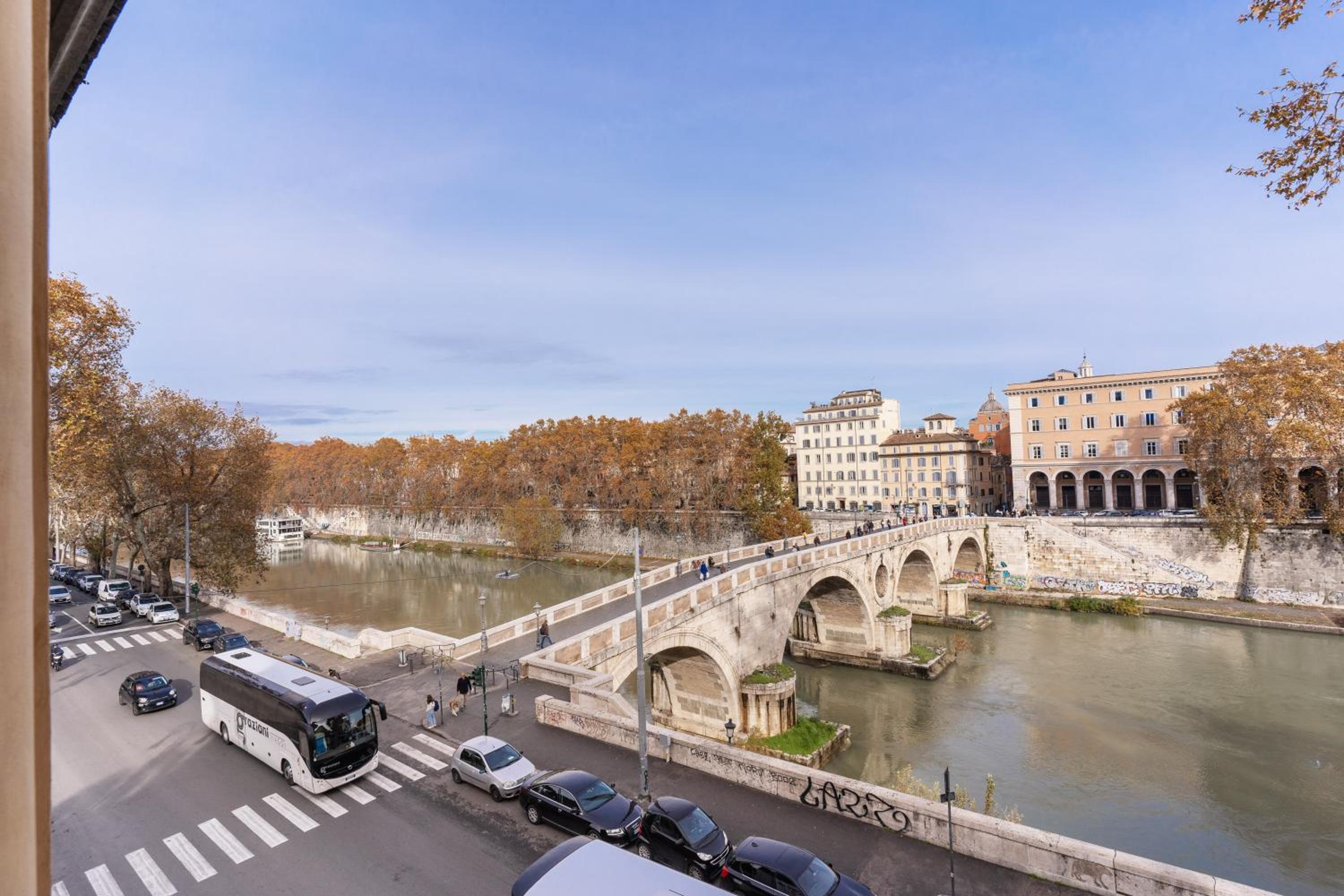 Three-Bedroom Apartment - Separate Building, Address: Lungotevere Raffaello Sanzio n.1 photo 2