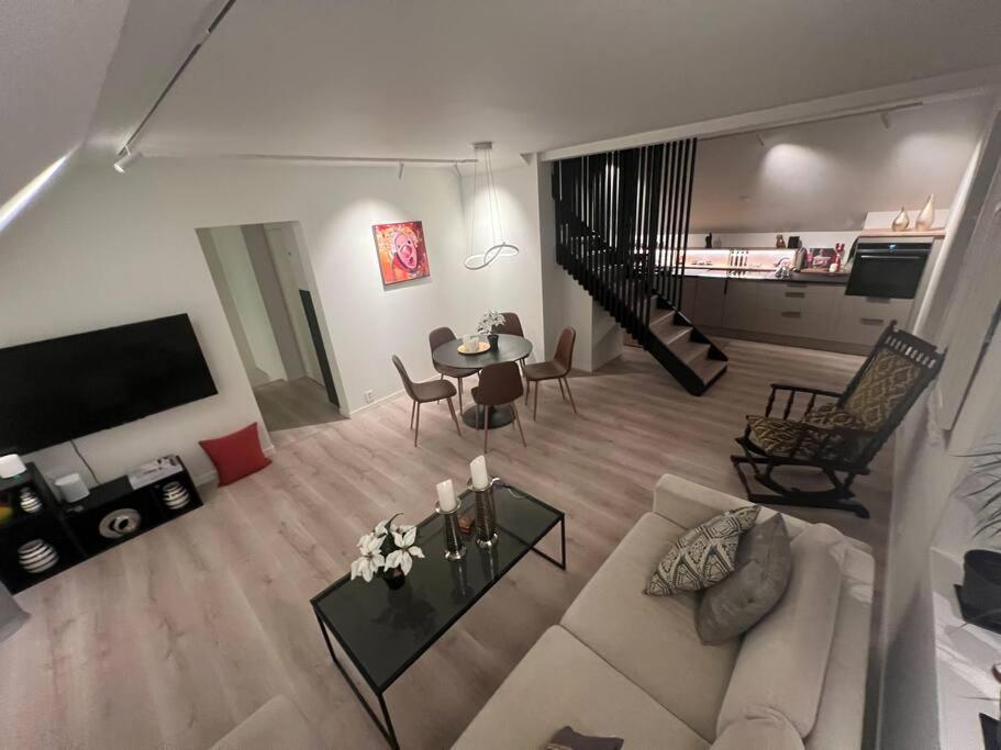 Three-Bedroom Apartment photo 2