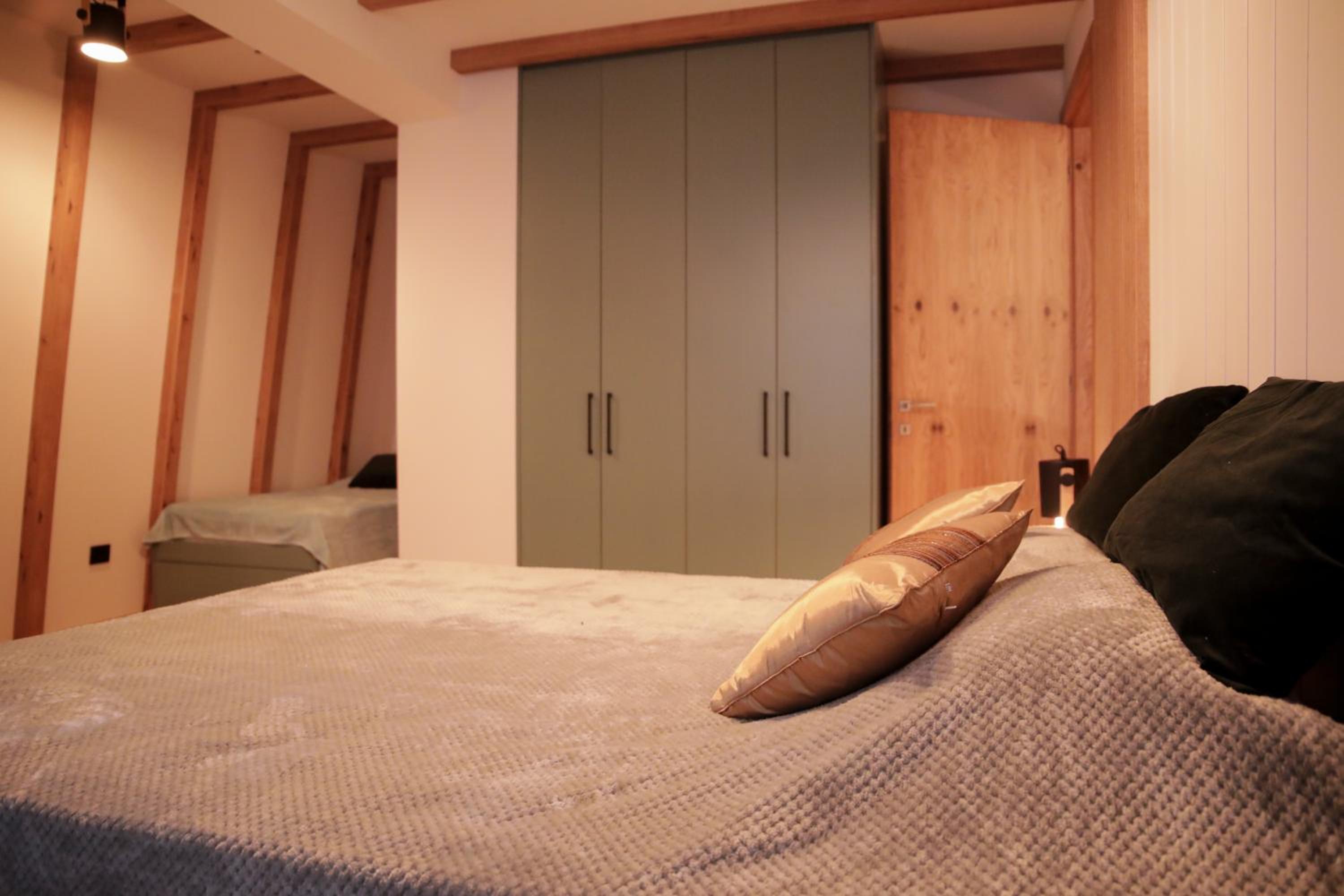 One-Bedroom Apartment with Terrace photo 2