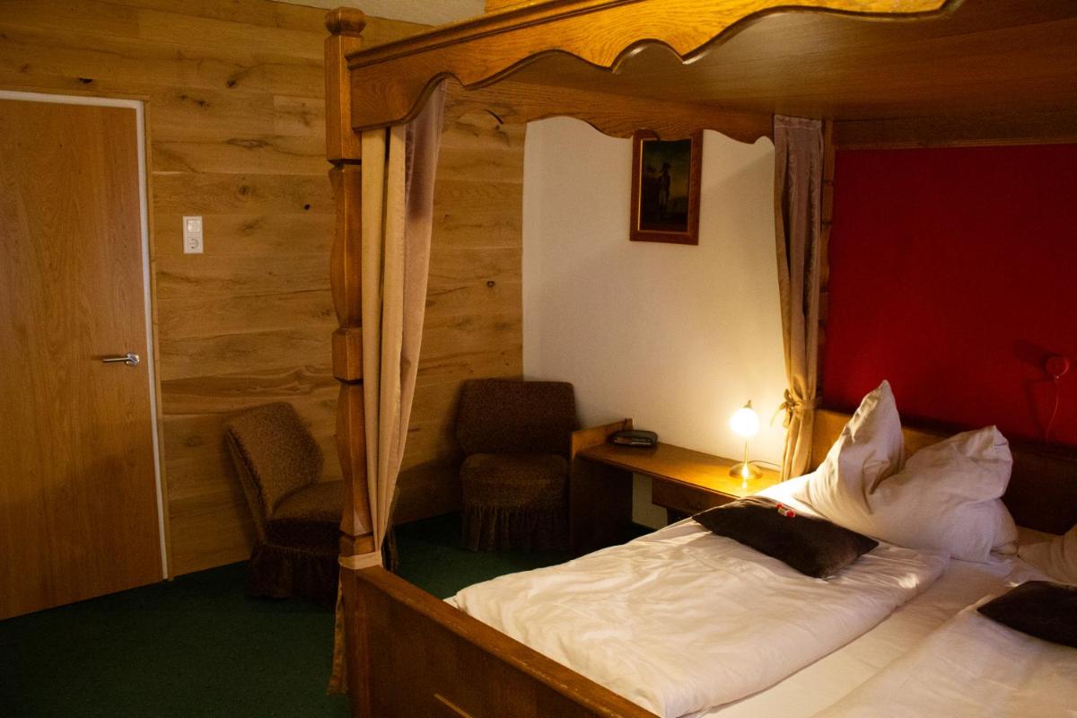 Deluxe Room (2 Adults + 1 Child) photo 1