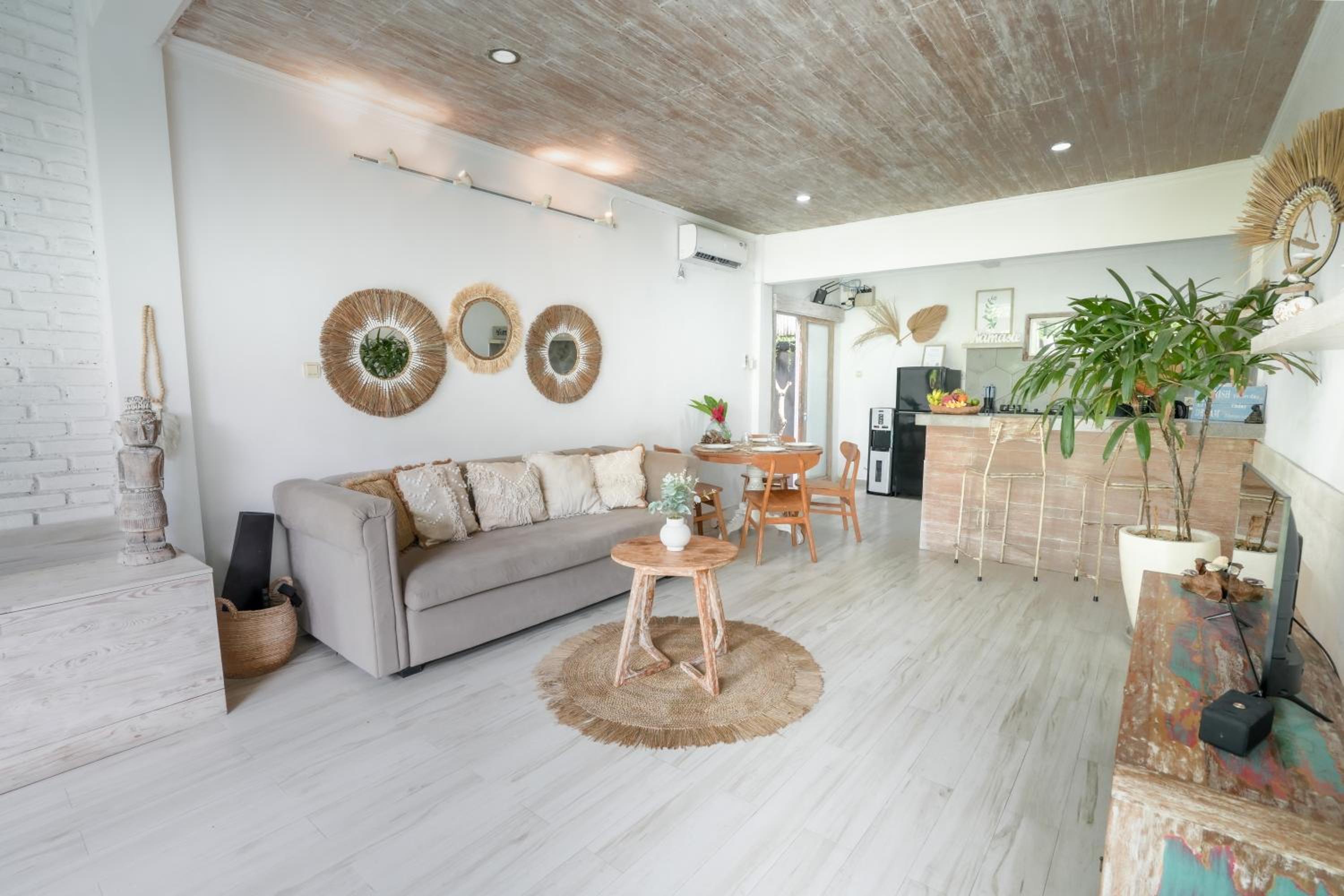 Three-Bedroom Villa - Photo 23