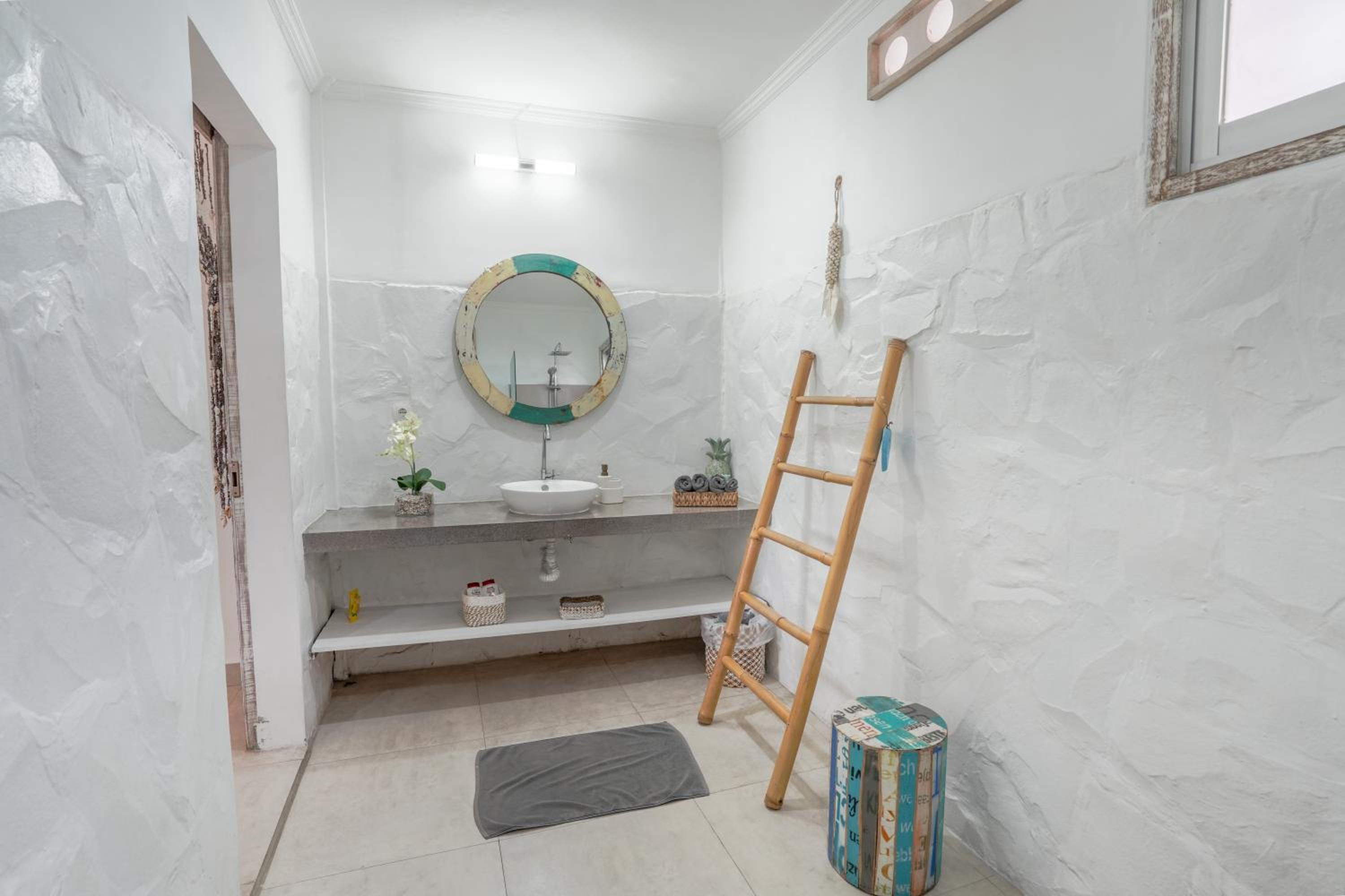 Three-Bedroom Villa - Photo 20