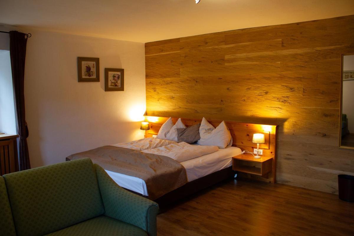 Deluxe Family Room photo 1