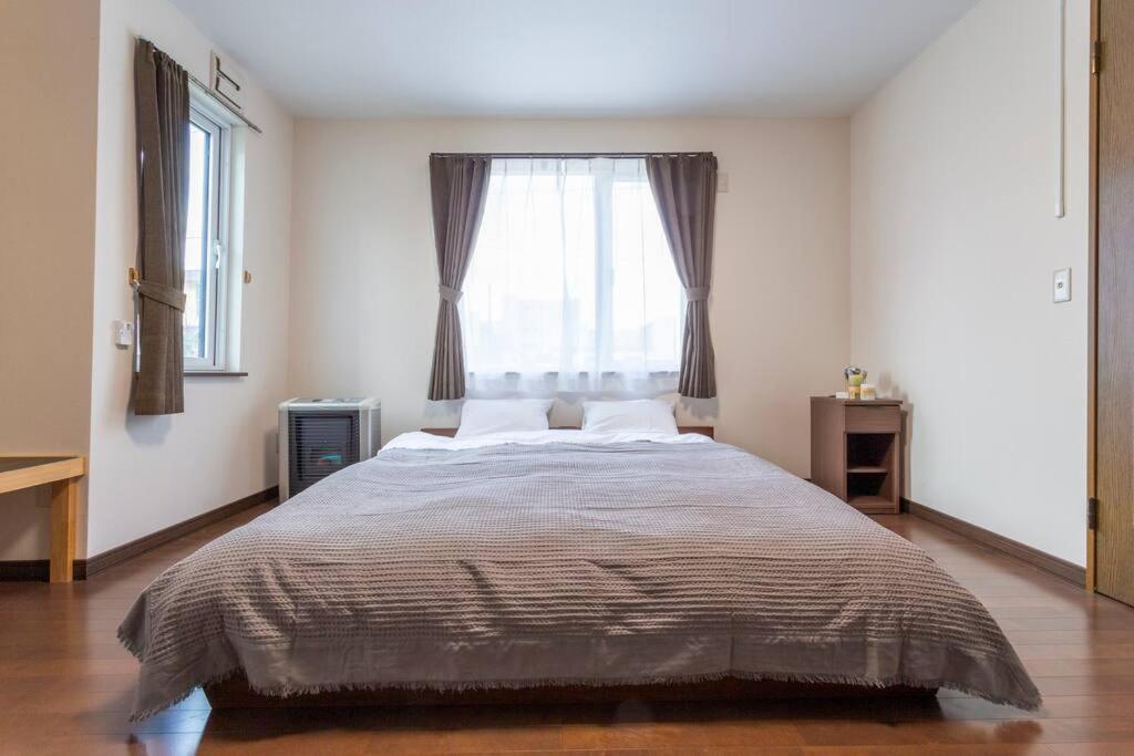 Three-Bedroom House photo 1