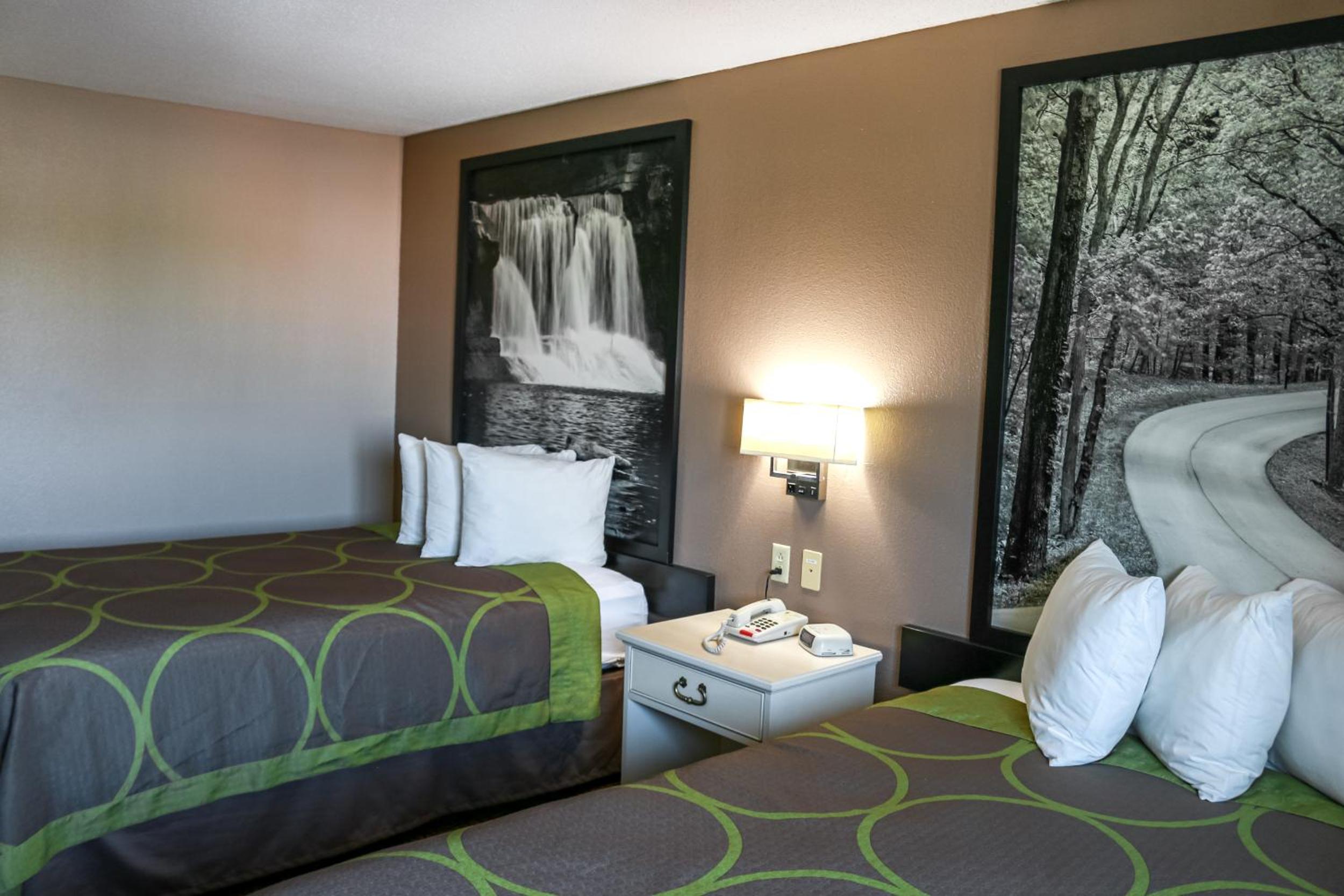 Double Room with Two Double Beds - Non-Smoking - Photo 3