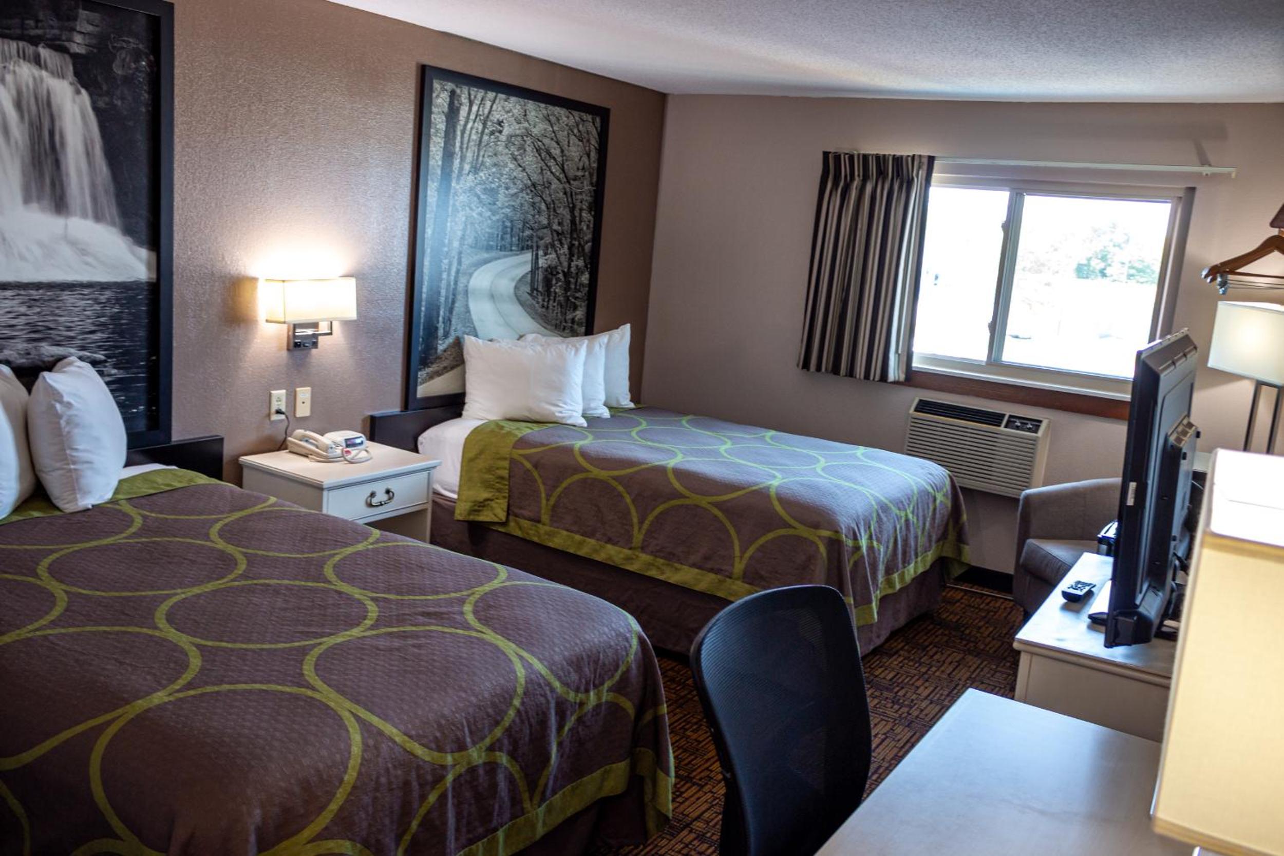 Double Room with Two Double Beds - Non-Smoking - Photo 10