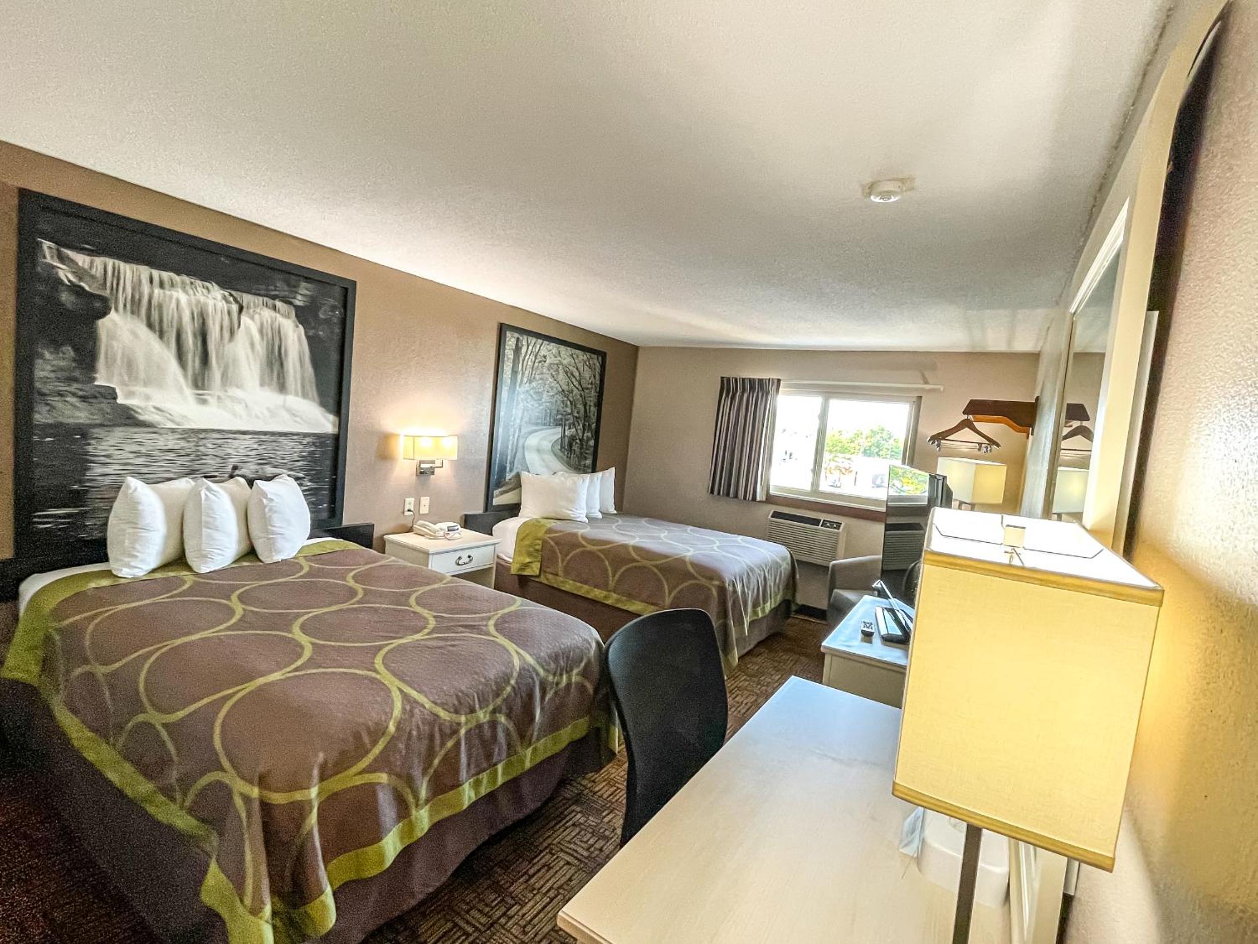 Double Room with Two Double Beds - Non-Smoking - Photo 9