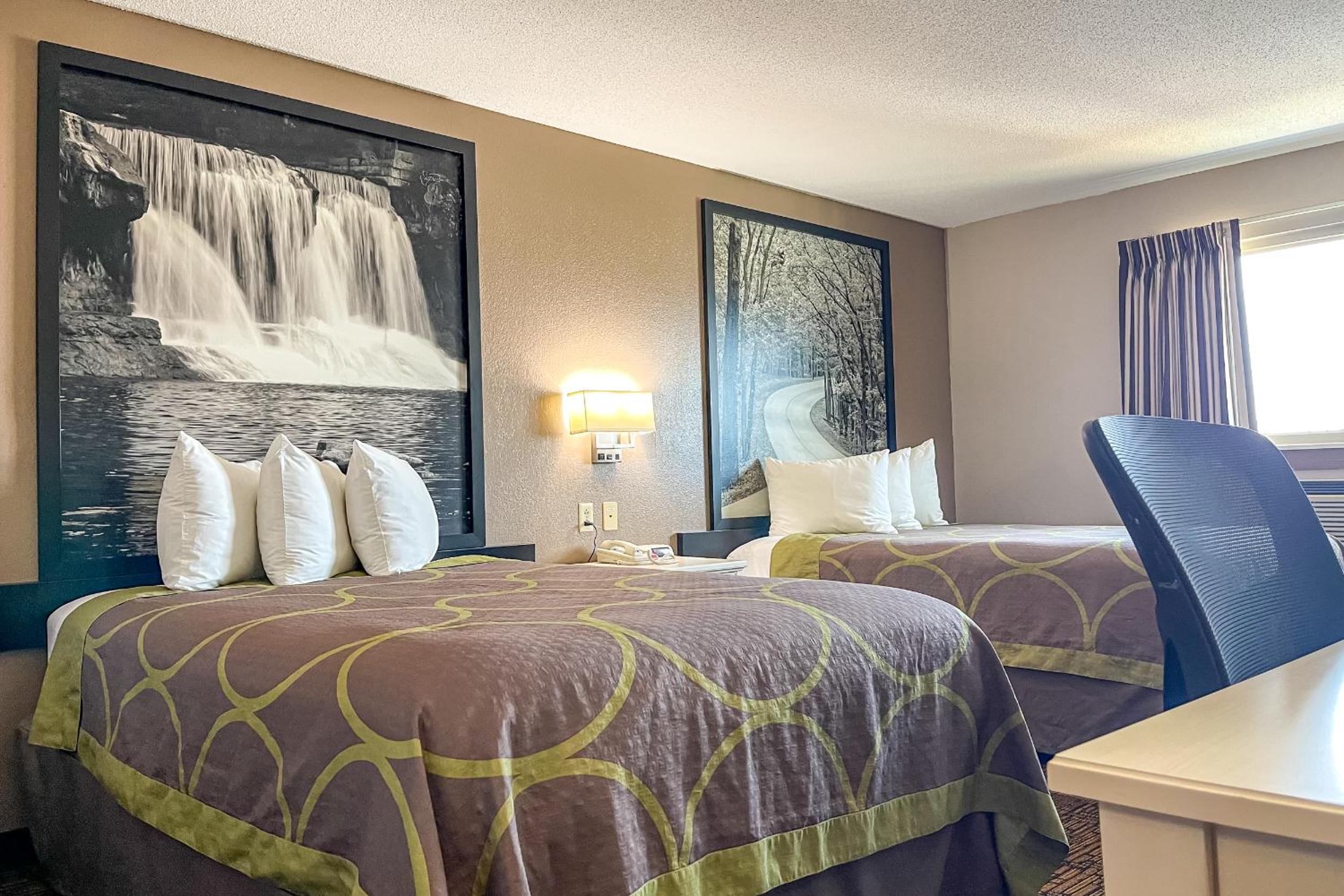 Double Room with Two Double Beds - Non-Smoking - Photo 8