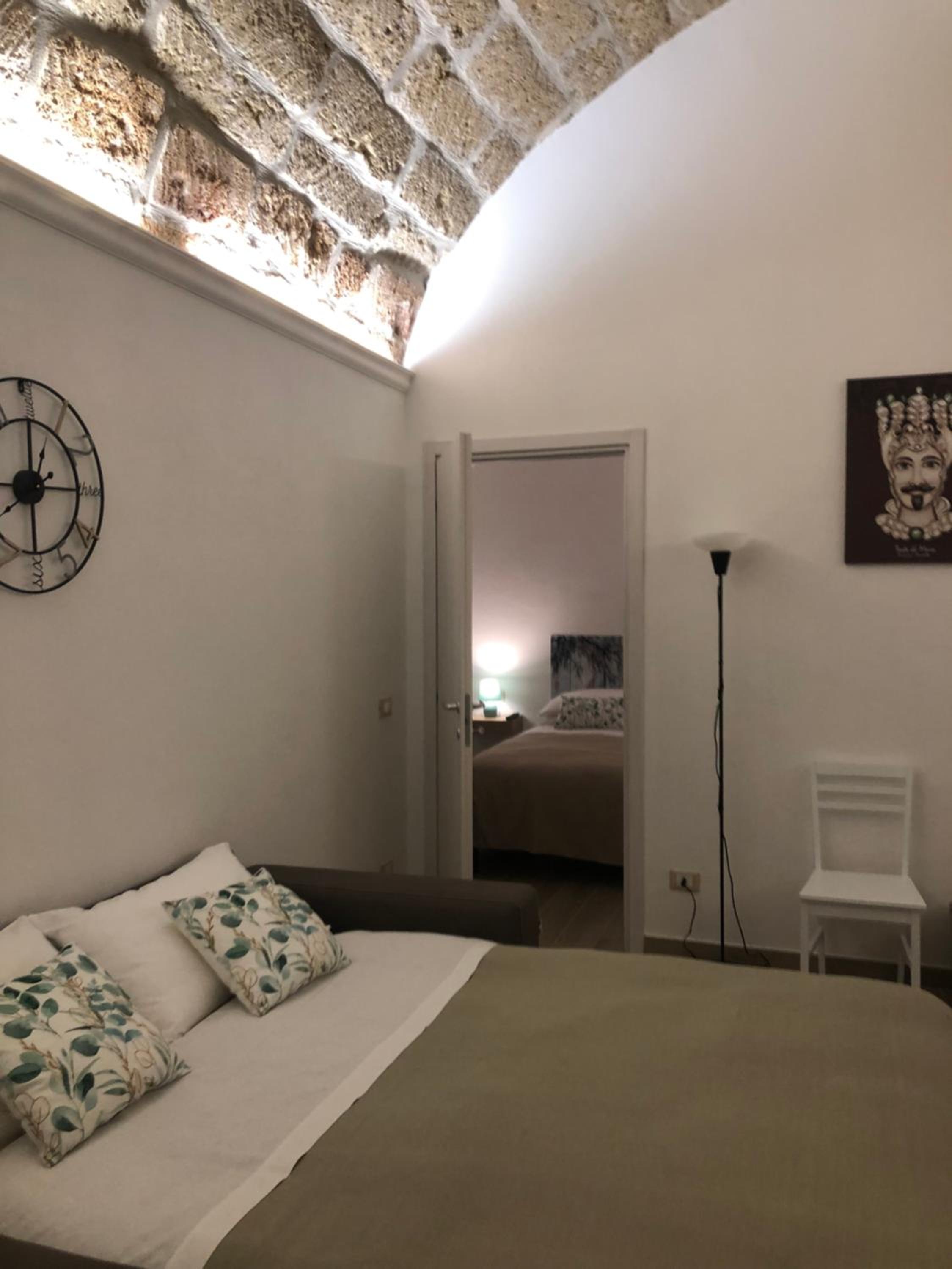 One-Bedroom House photo 1