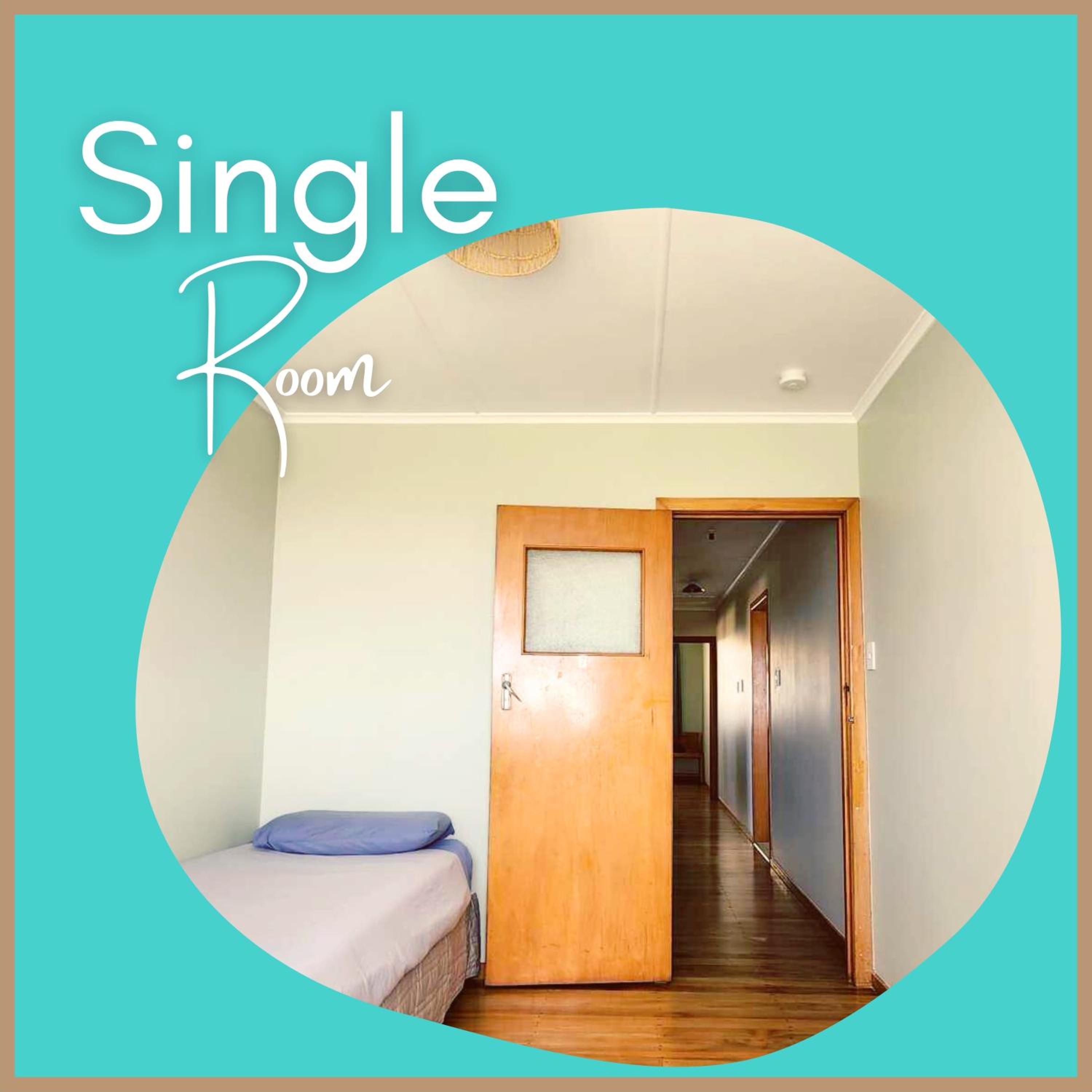 Single Room with Shared Shower and Toilet photo 2