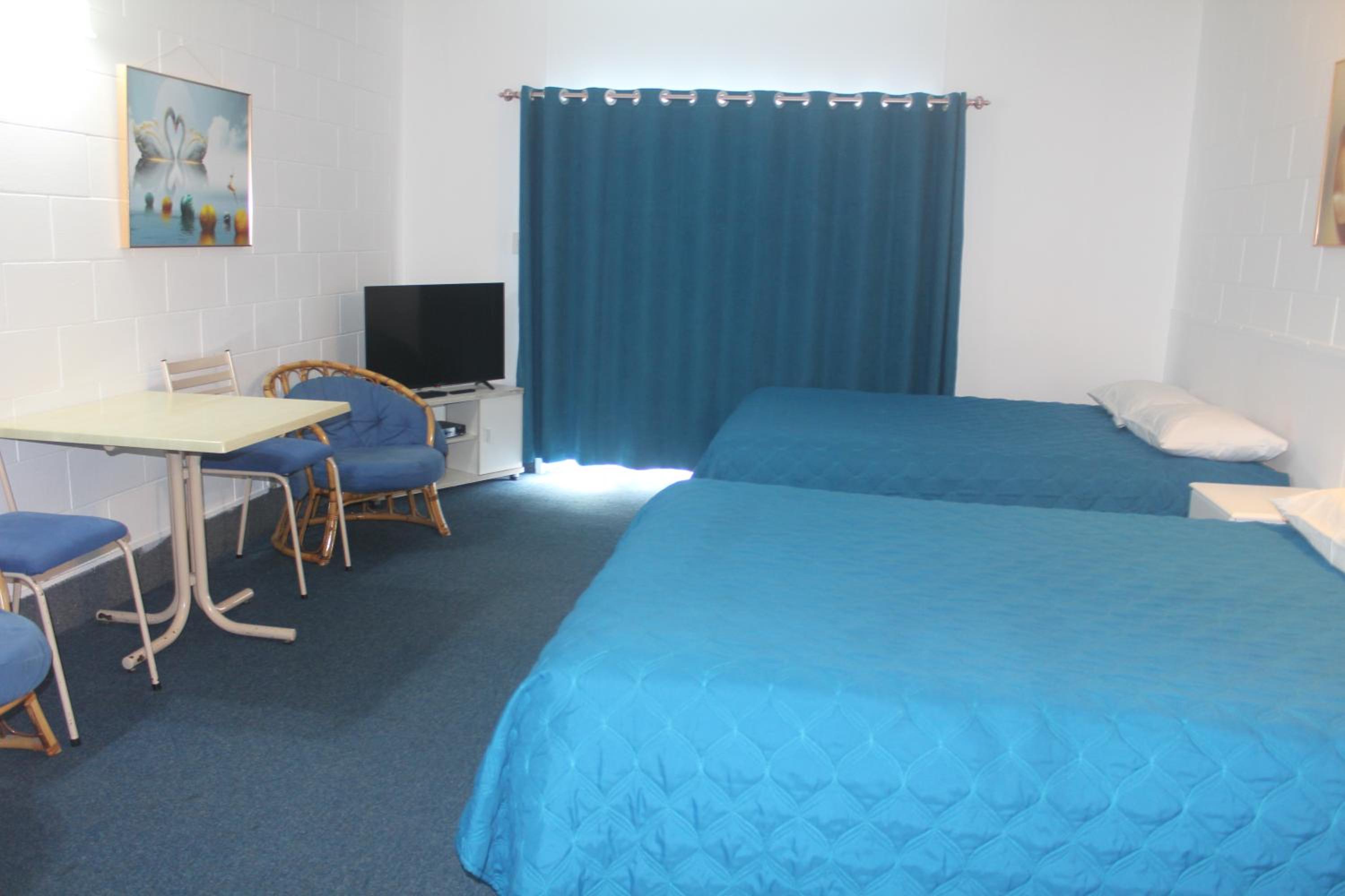 Superior Room with 2 Queen Beds and Spa Bathtub photo 1