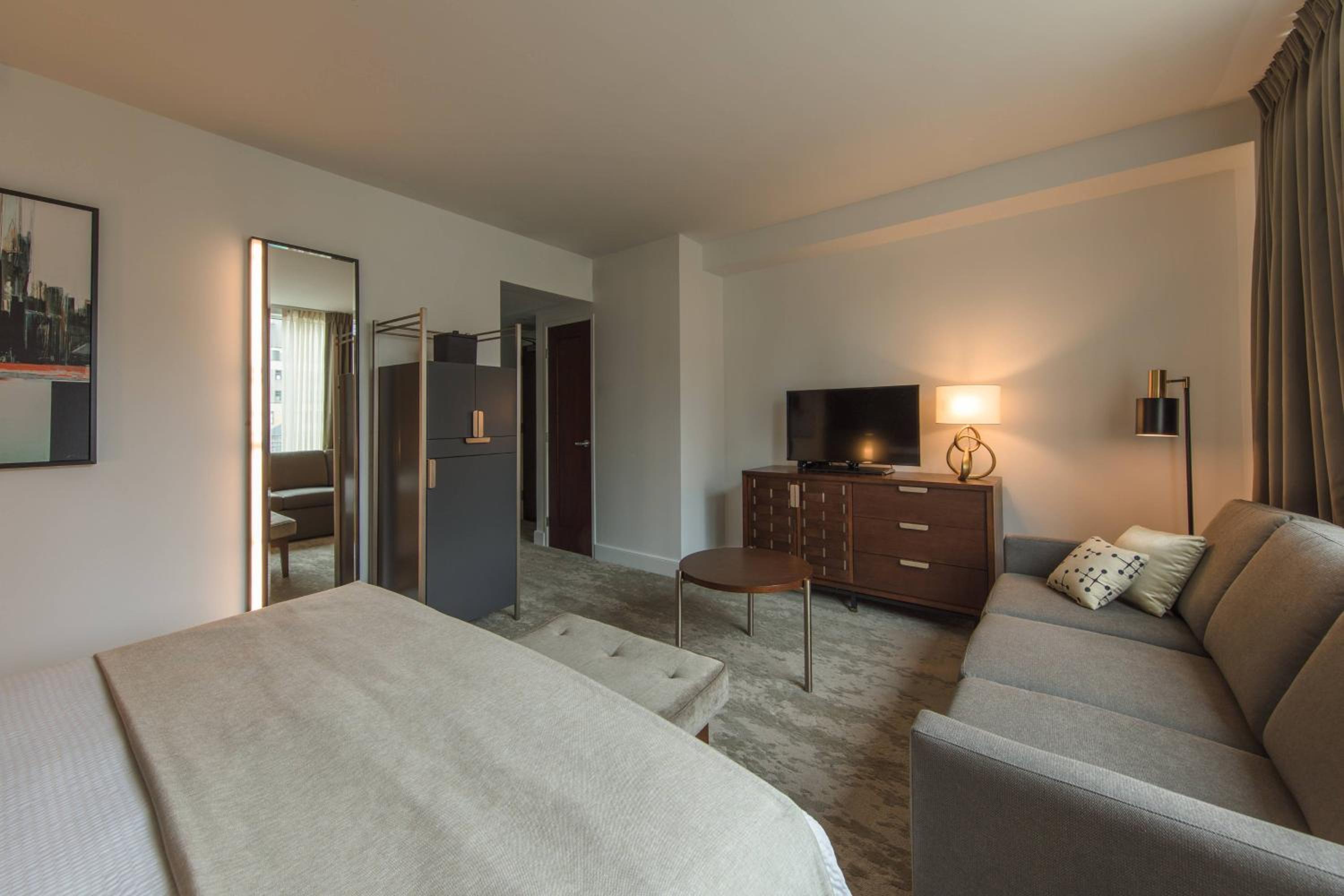 Deluxe King Room with Sofabed