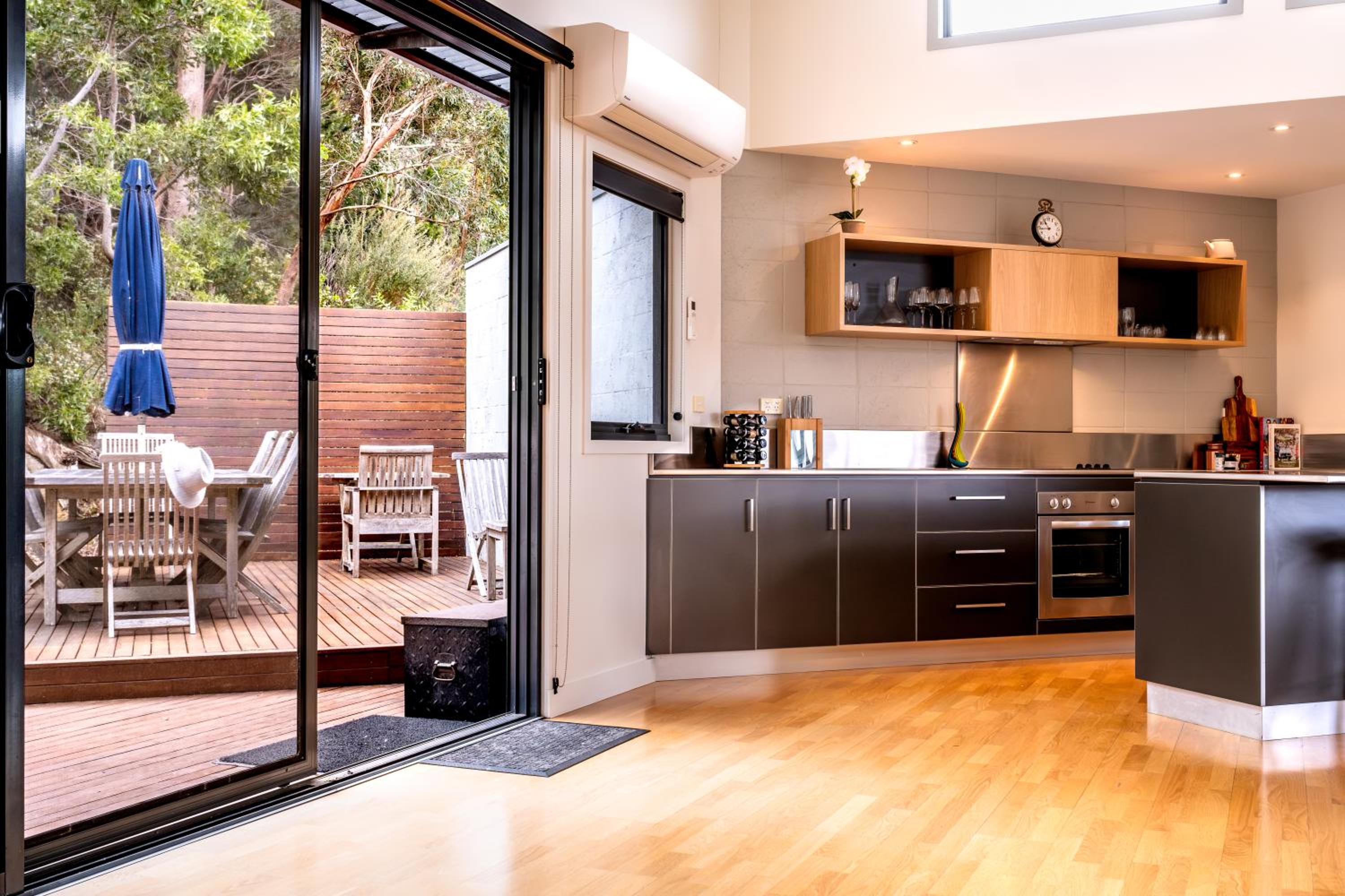 Three-Bedroom House photo 2