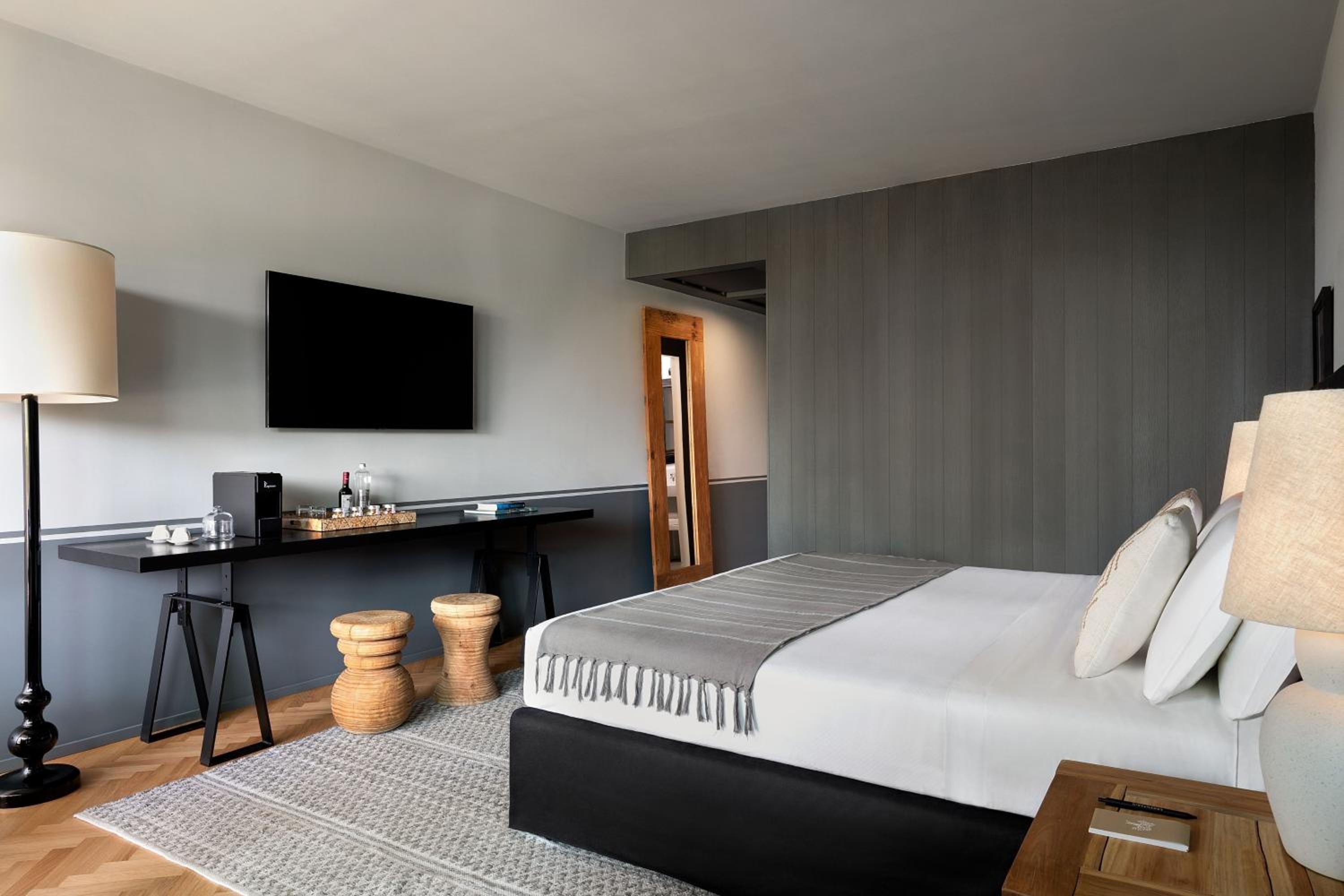 Junior Twin Suite with Balcony and Garden View - Photo 2