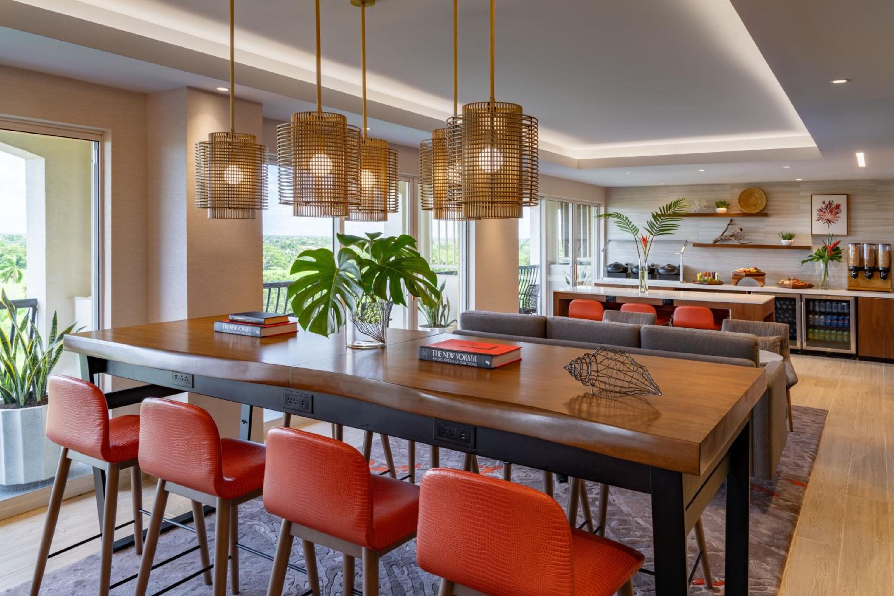 Concierge level, Guest room, 1 King, High floor - Photo 8