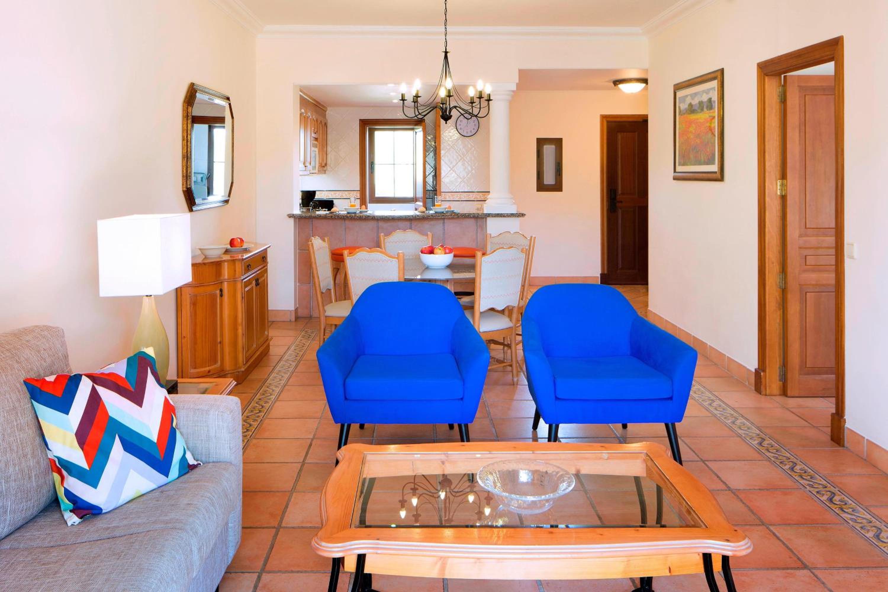 Three-Bedroom Townhouse with Resort View