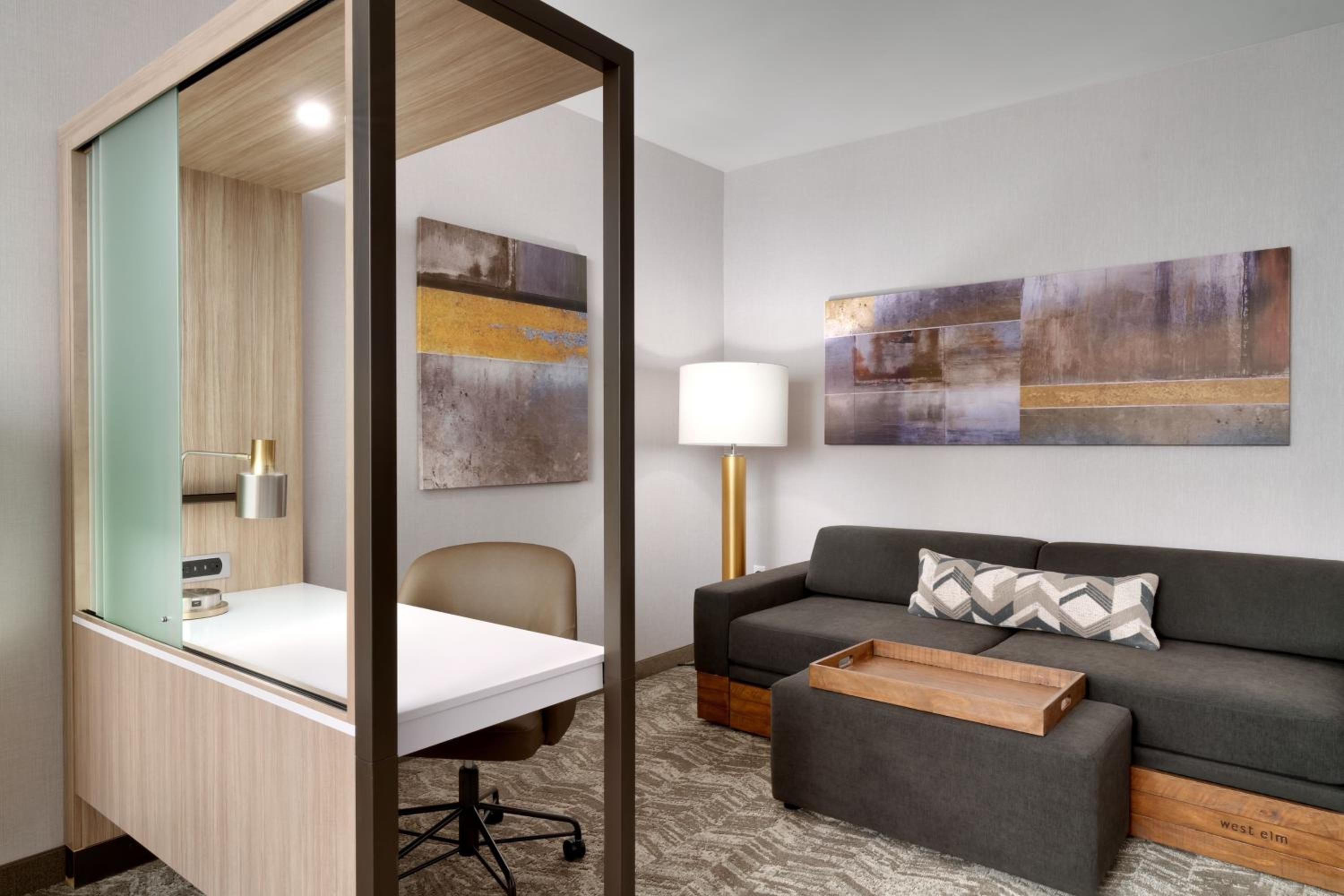 Queen Suite with Two Queen Beds and Trundle Bed - Photo 1