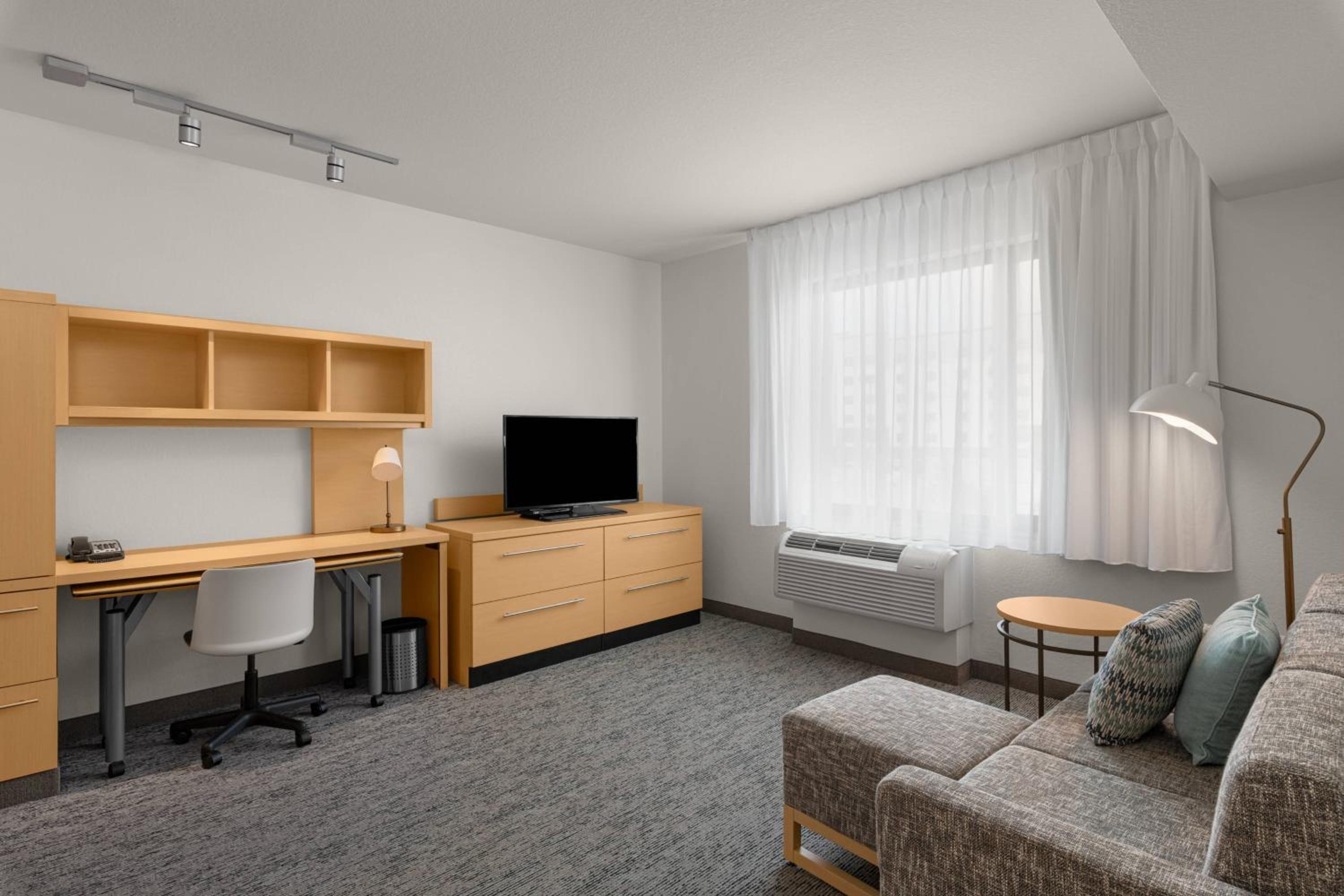 King Studio with Sofa Bed - Non-Smoking - Photo 1