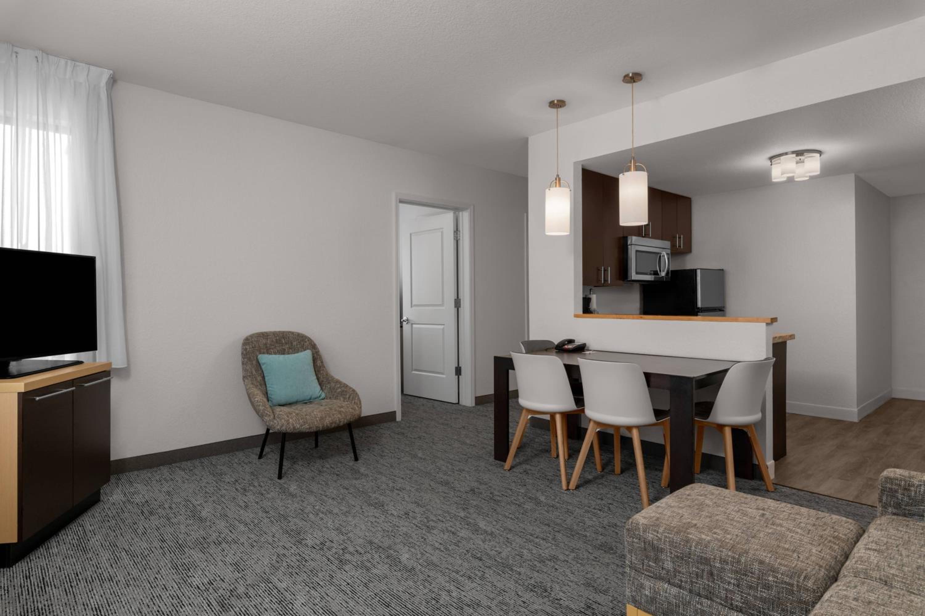 2 Bedroom Suite - Photo 1
