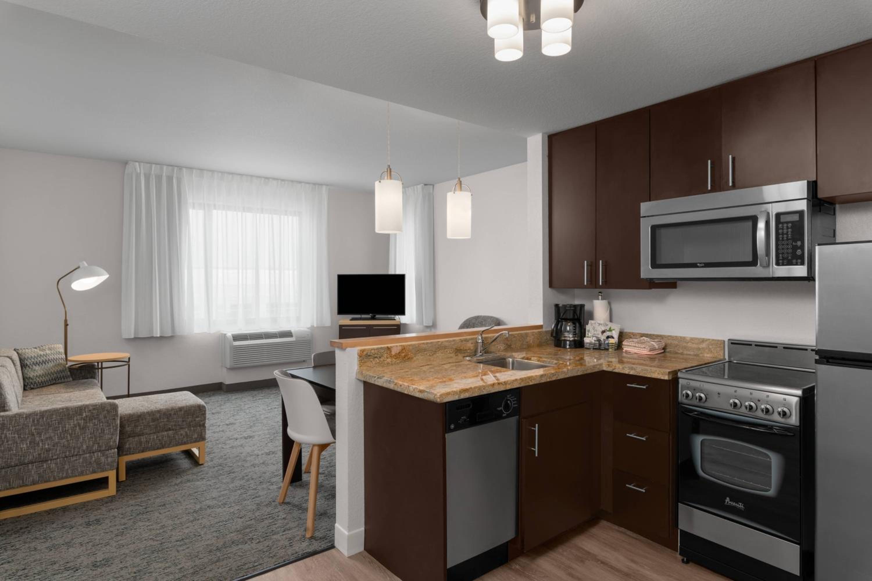 2 Bedroom Suite - Photo 2